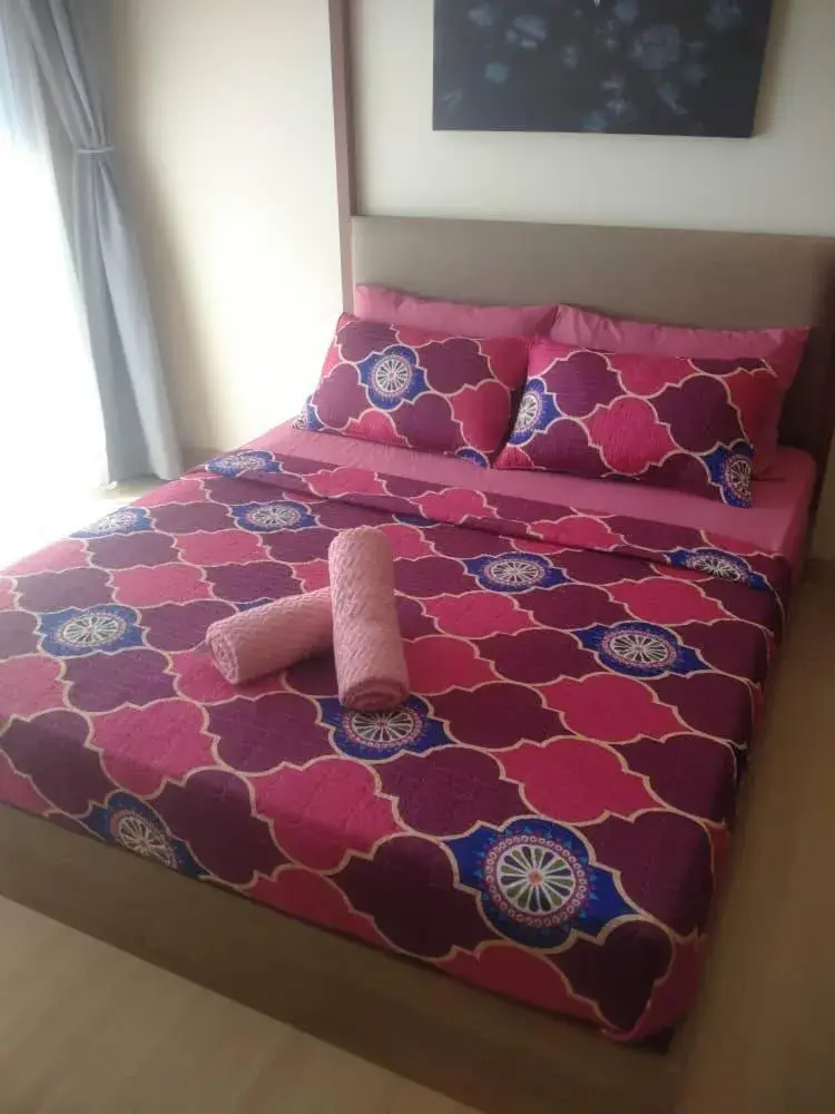 Bed in Timurbay Seafront byRomeoMike Bed in Timurbay Seafront byRomeoMike