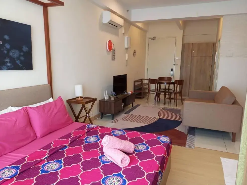 Bed in Timurbay Seafront byRomeoMike Bed in Timurbay Seafront byRomeoMike