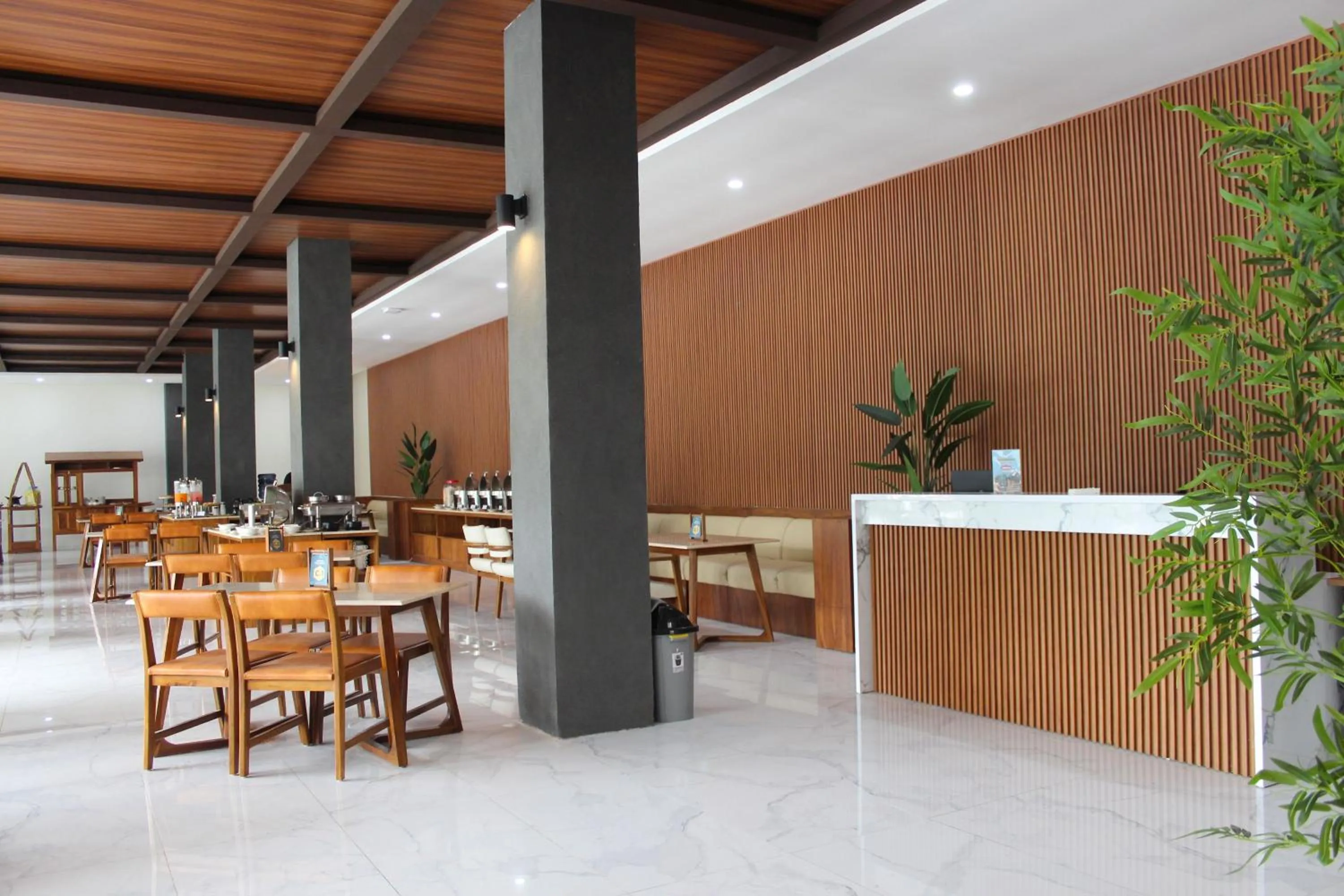 Restaurant/places to eat in Gulala Azana Hotel & Resort Guci Tegal