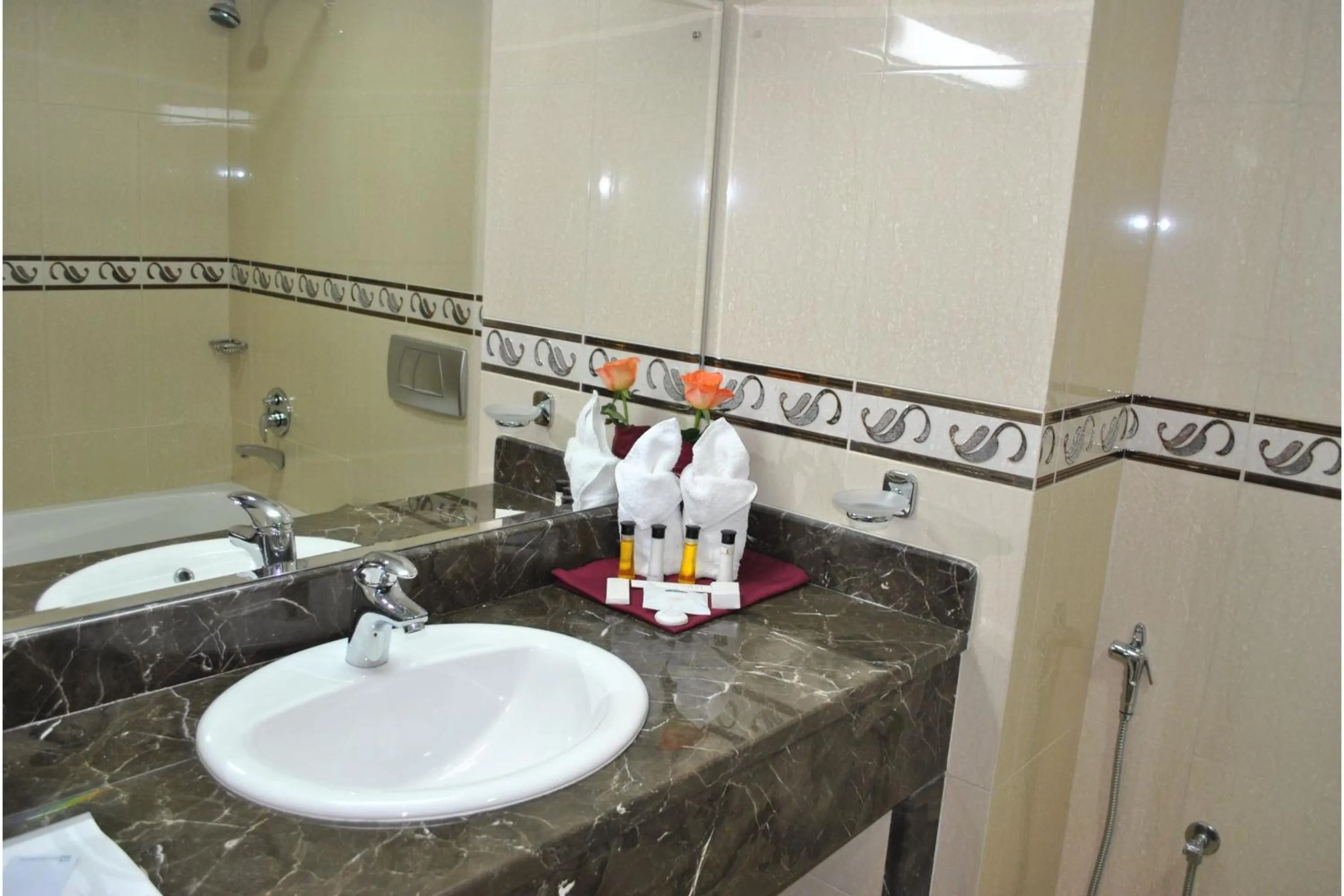 Bathroom in Capital O 155 Dmas Hotel