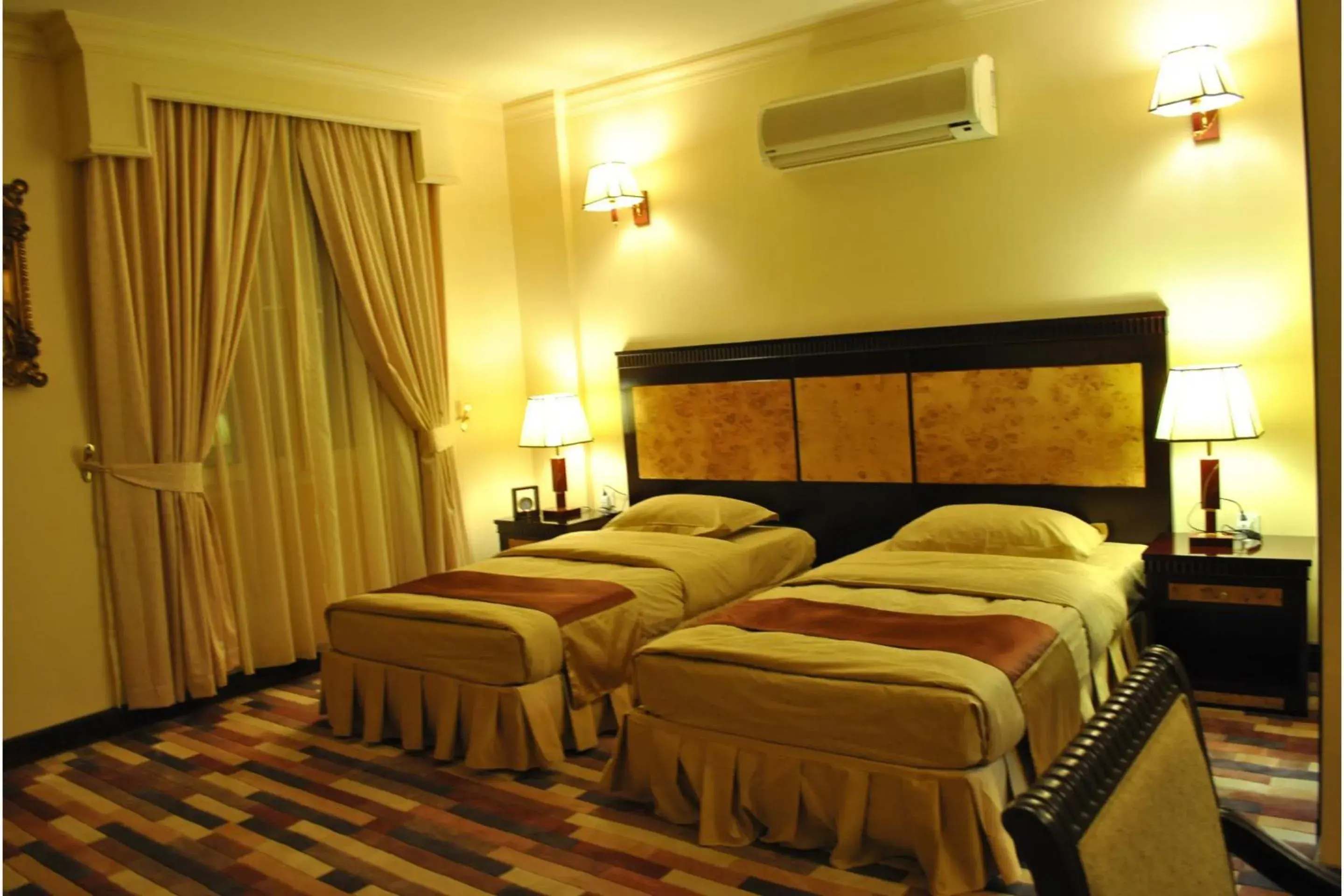 Deluxe Twin Room in Capital O 155 Dmas Hotel Deluxe Twin Room in Capital O 155 Dmas Hotel