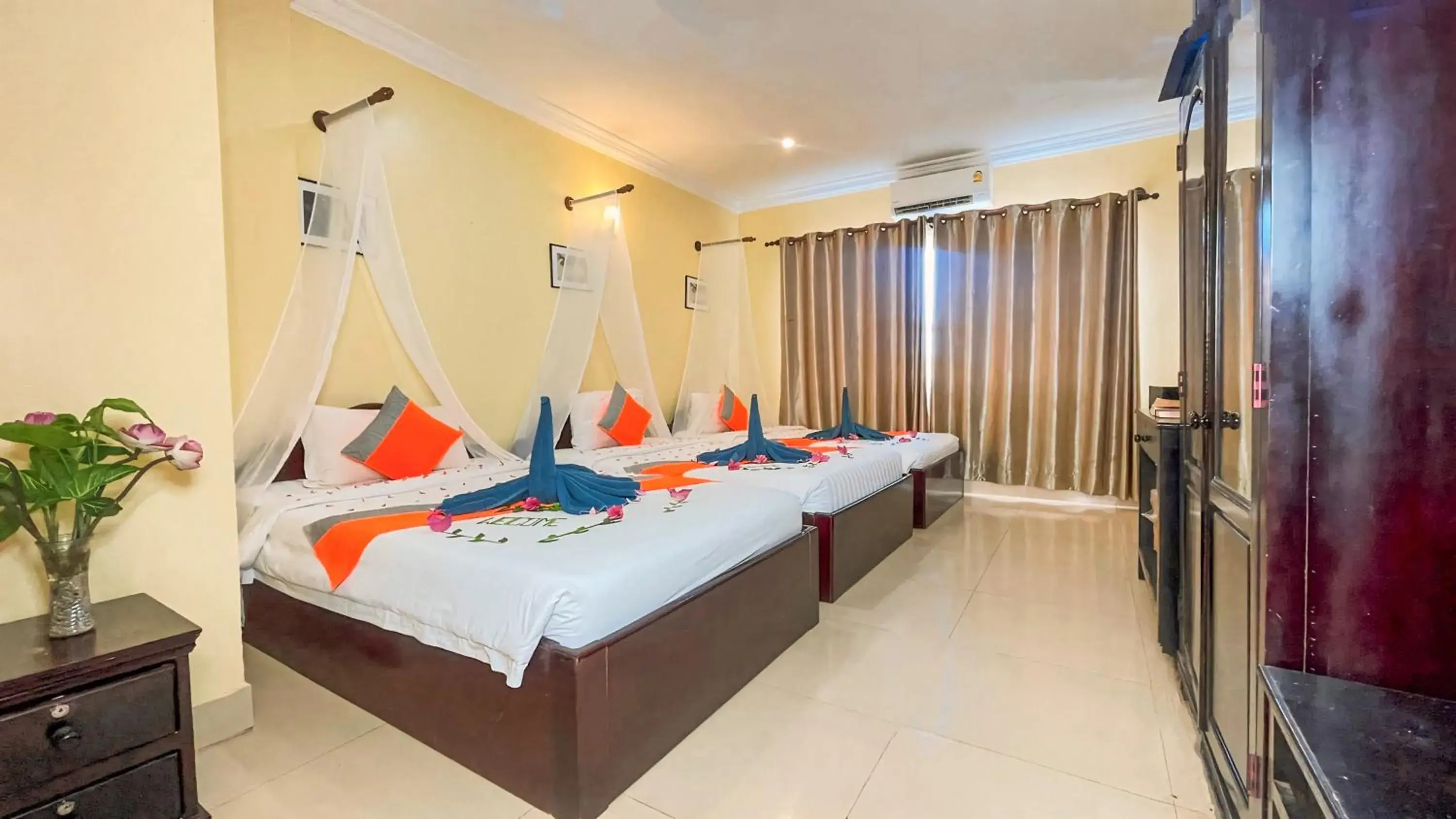 Bed in Harmony Indochine d'Angkor Bed in Harmony Indochine d'Angkor