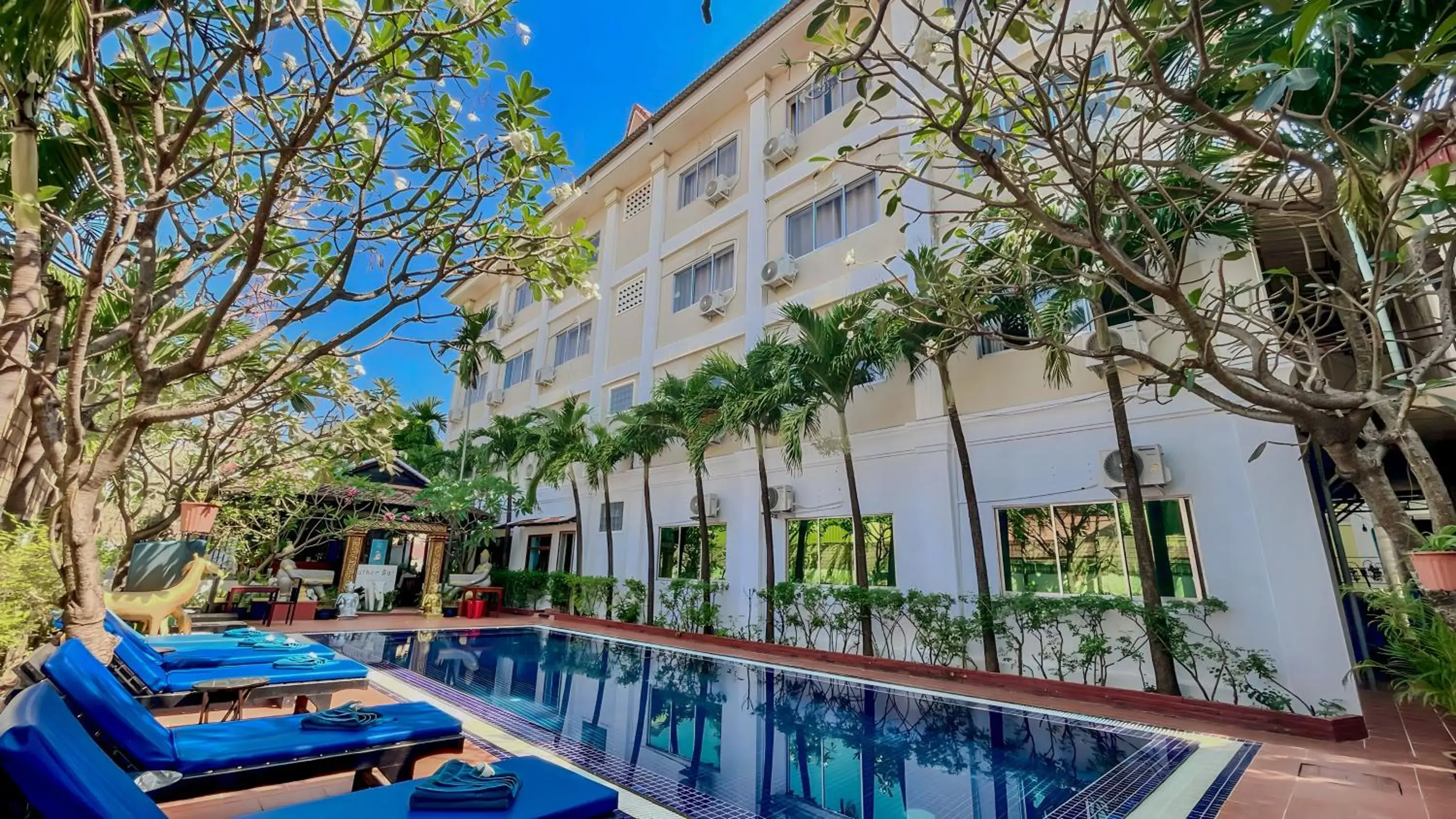 Swimming pool in Harmony Indochine d'Angkor Swimming pool in Harmony Indochine d'Angkor