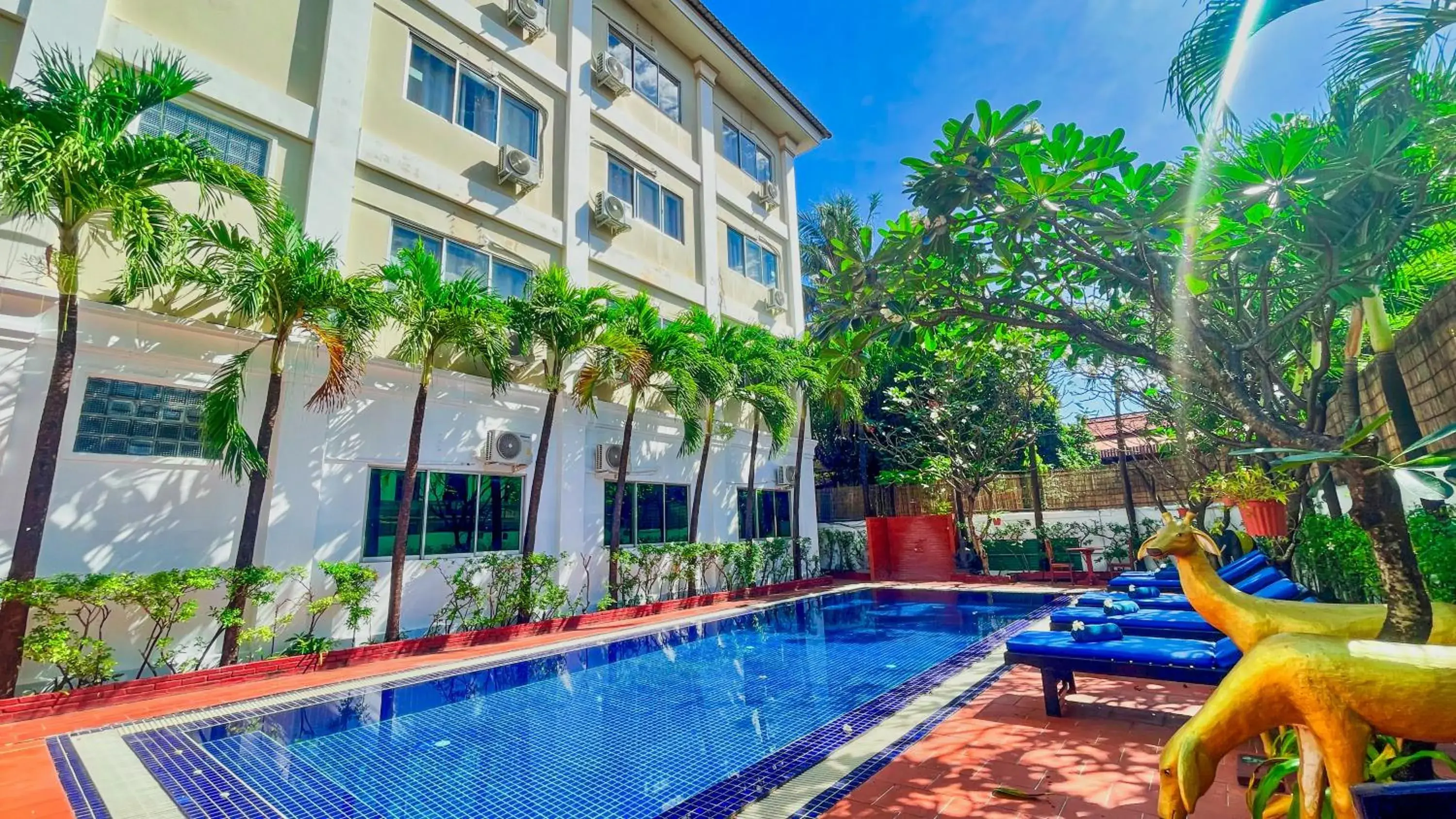 Swimming pool in Harmony Indochine d'Angkor Swimming pool in Harmony Indochine d'Angkor