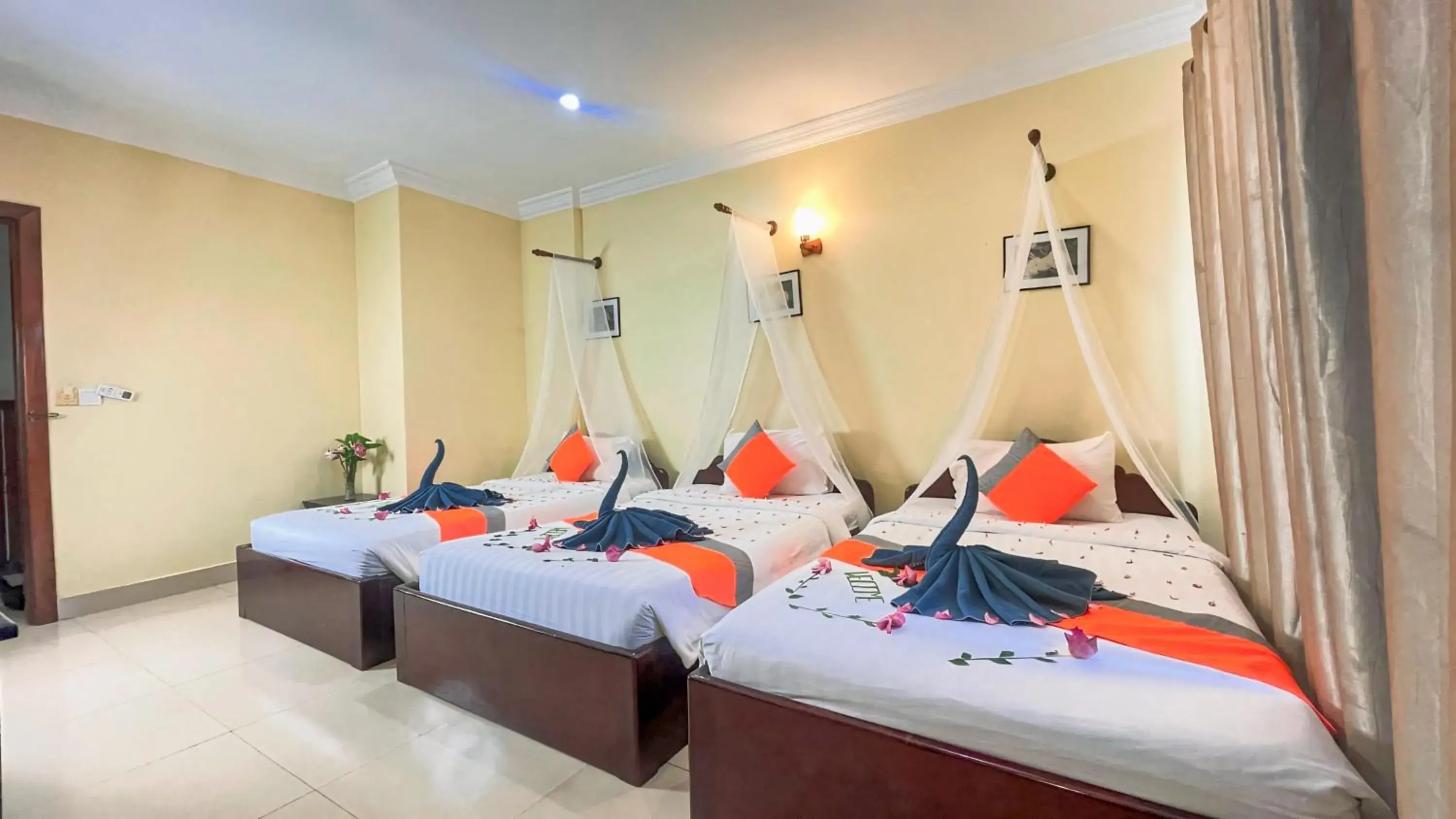 Bed in Harmony Indochine d'Angkor Bed in Harmony Indochine d'Angkor