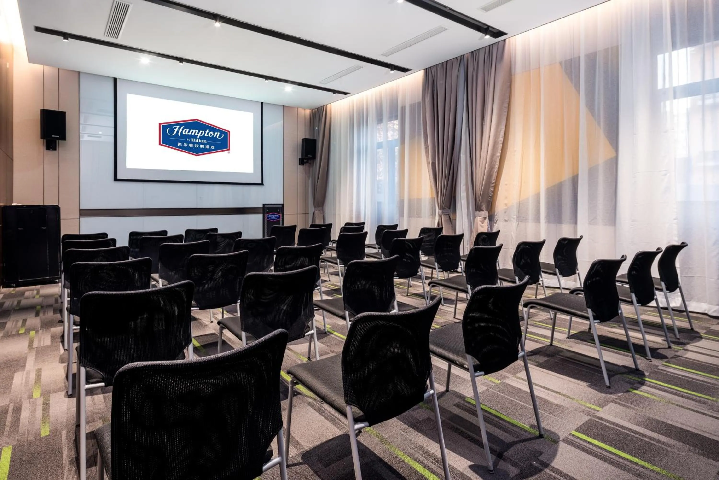 Meeting/conference room in Hampton by Hilton Beijing West Railway Station Lize Business District