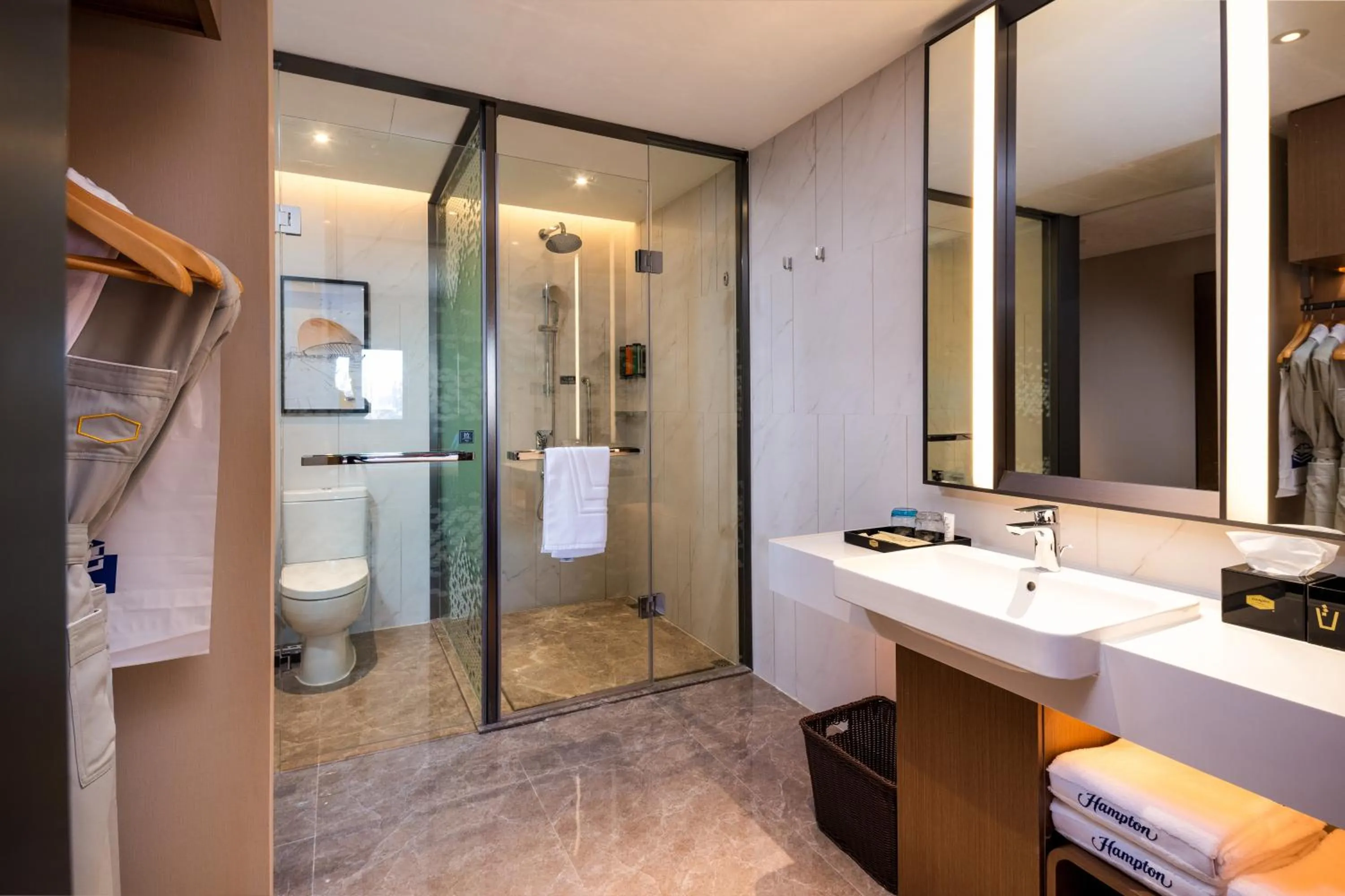 Toilet in Hampton by Hilton Beijing West Railway Station Lize Business District