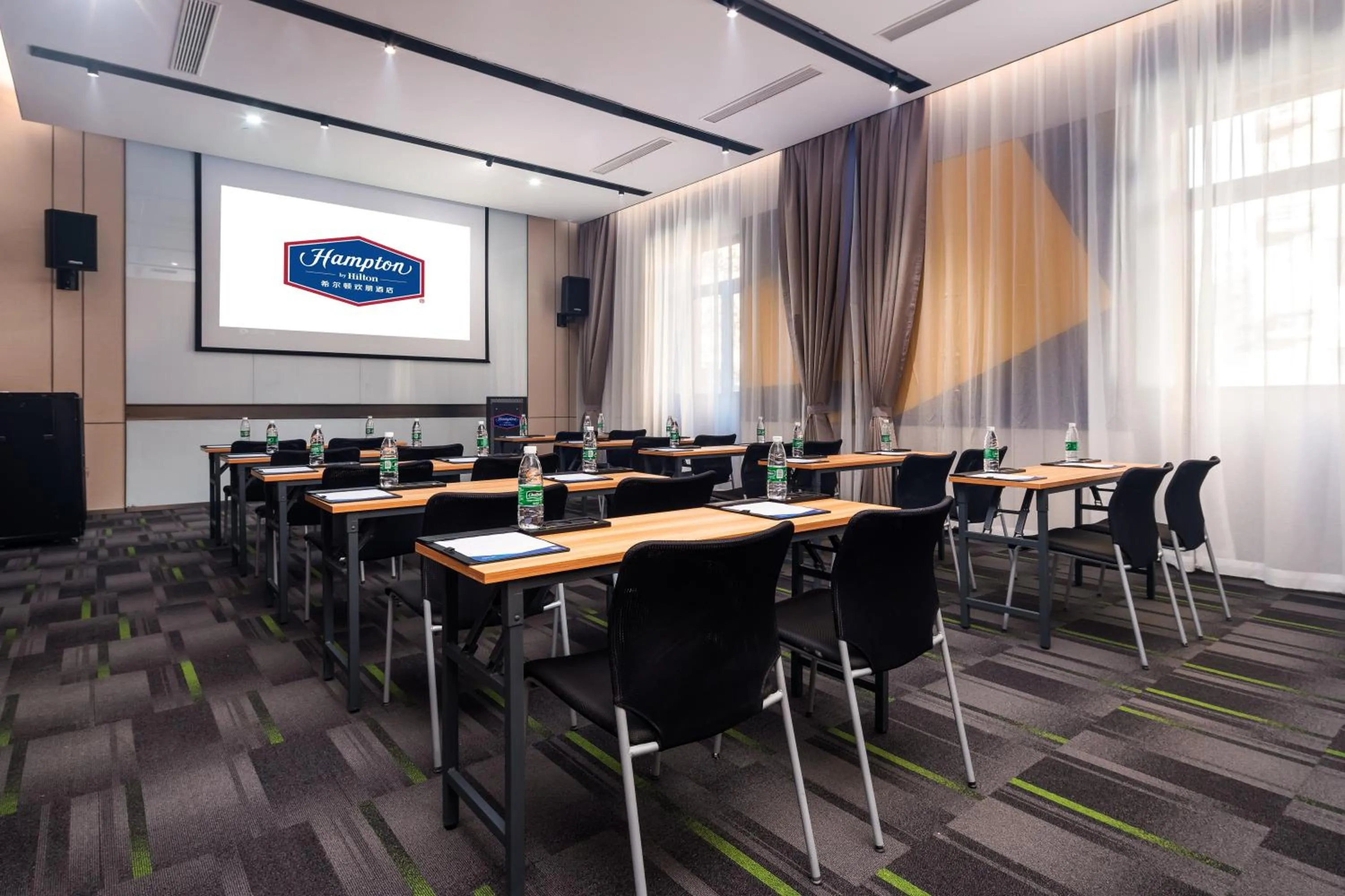 Meeting/conference room in Hampton by Hilton Beijing West Railway Station Lize Business District