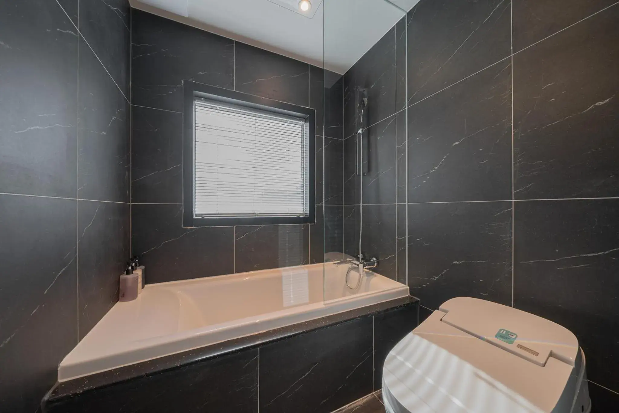 Deluxe Twin Room with Sea View in Hotel 701 Gyeongju Deluxe Twin Room with Sea View in Hotel 701 Gyeongju