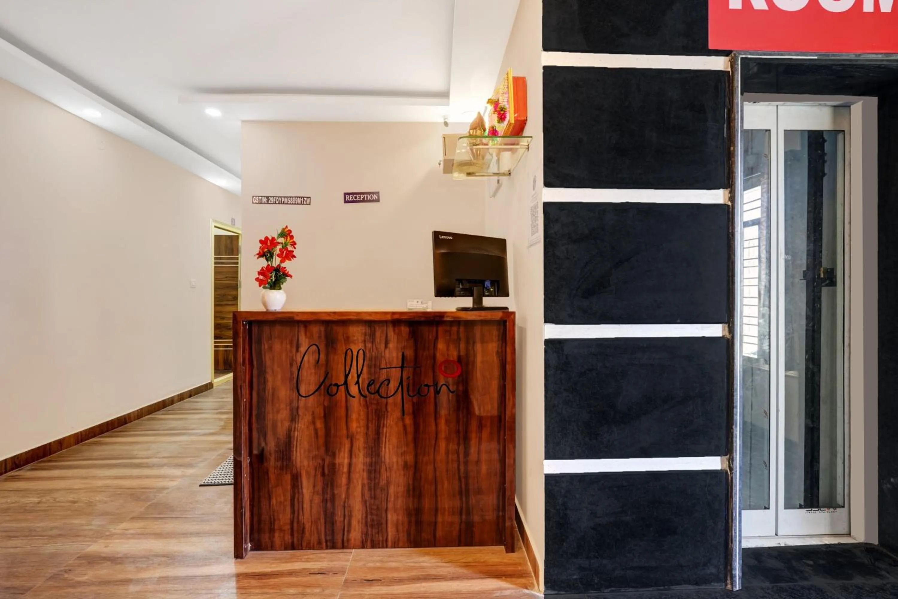 Lobby or reception in Collection O UTSAV GRAND