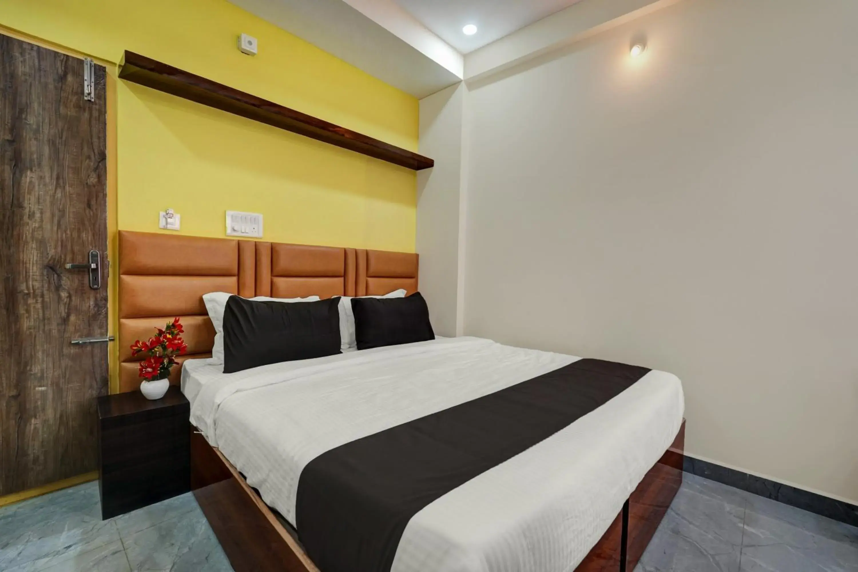 Bedroom, Bed in Collection O UTSAV GRAND Bedroom, Bed in Collection O UTSAV GRAND