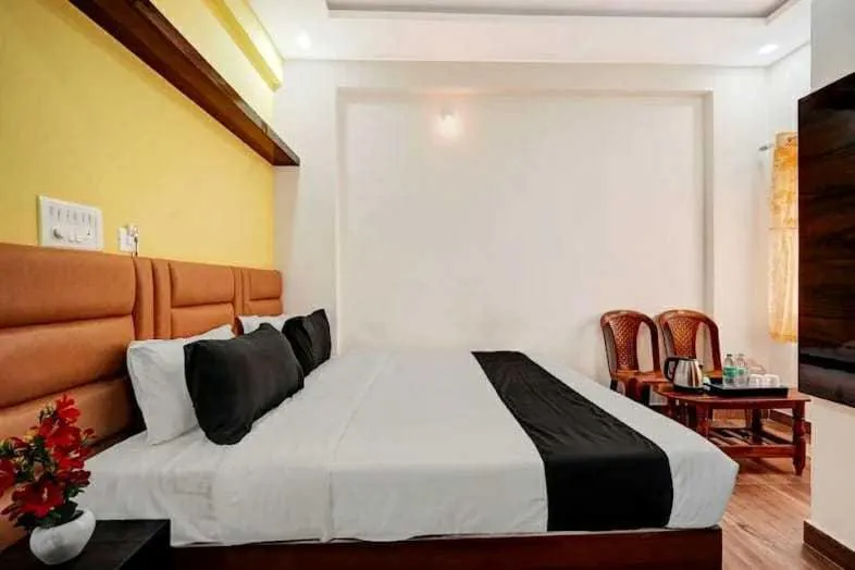 Bedroom, Bed in Collection O UTSAV GRAND