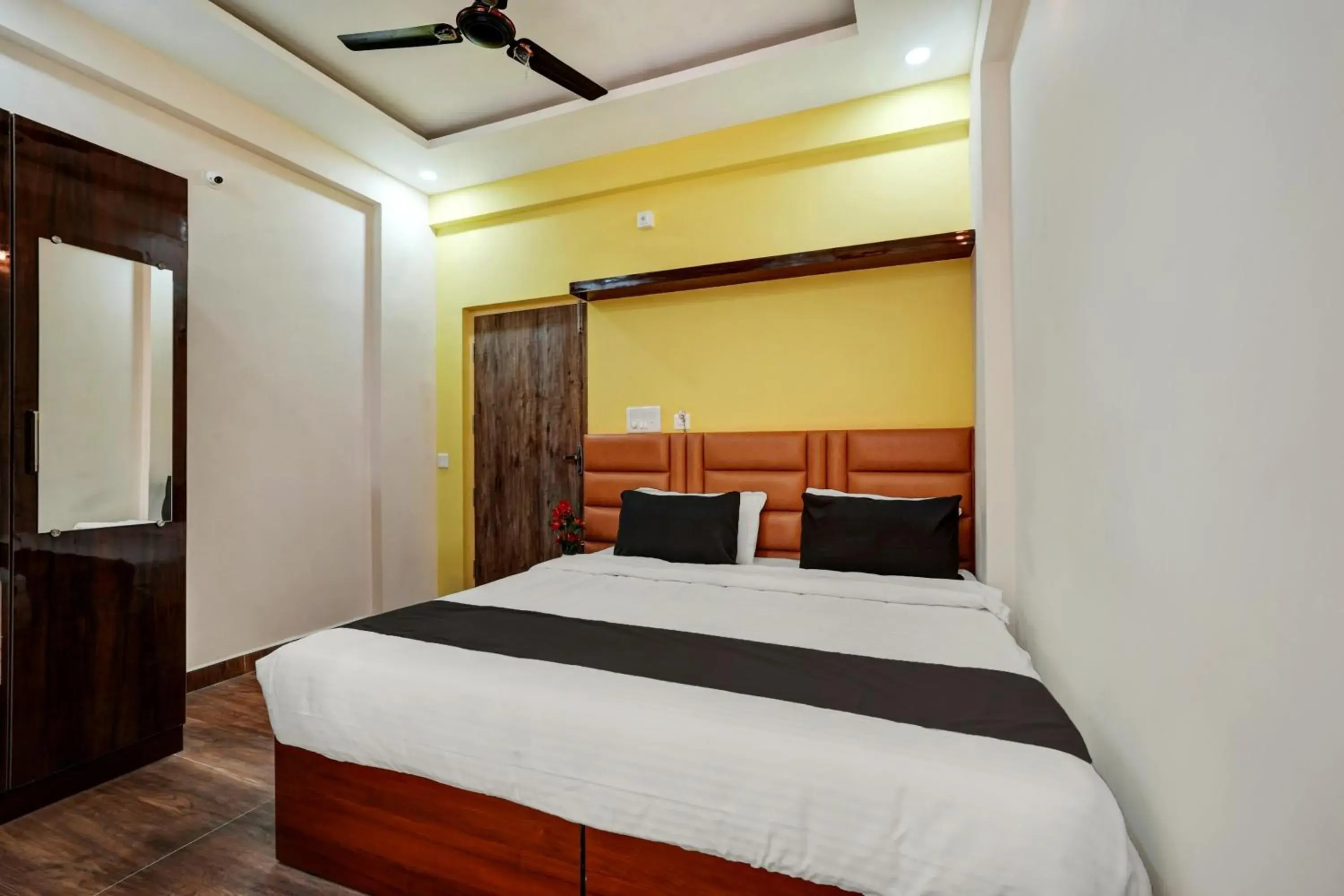 Bedroom, Bed in Collection O UTSAV GRAND Bedroom, Bed in Collection O UTSAV GRAND