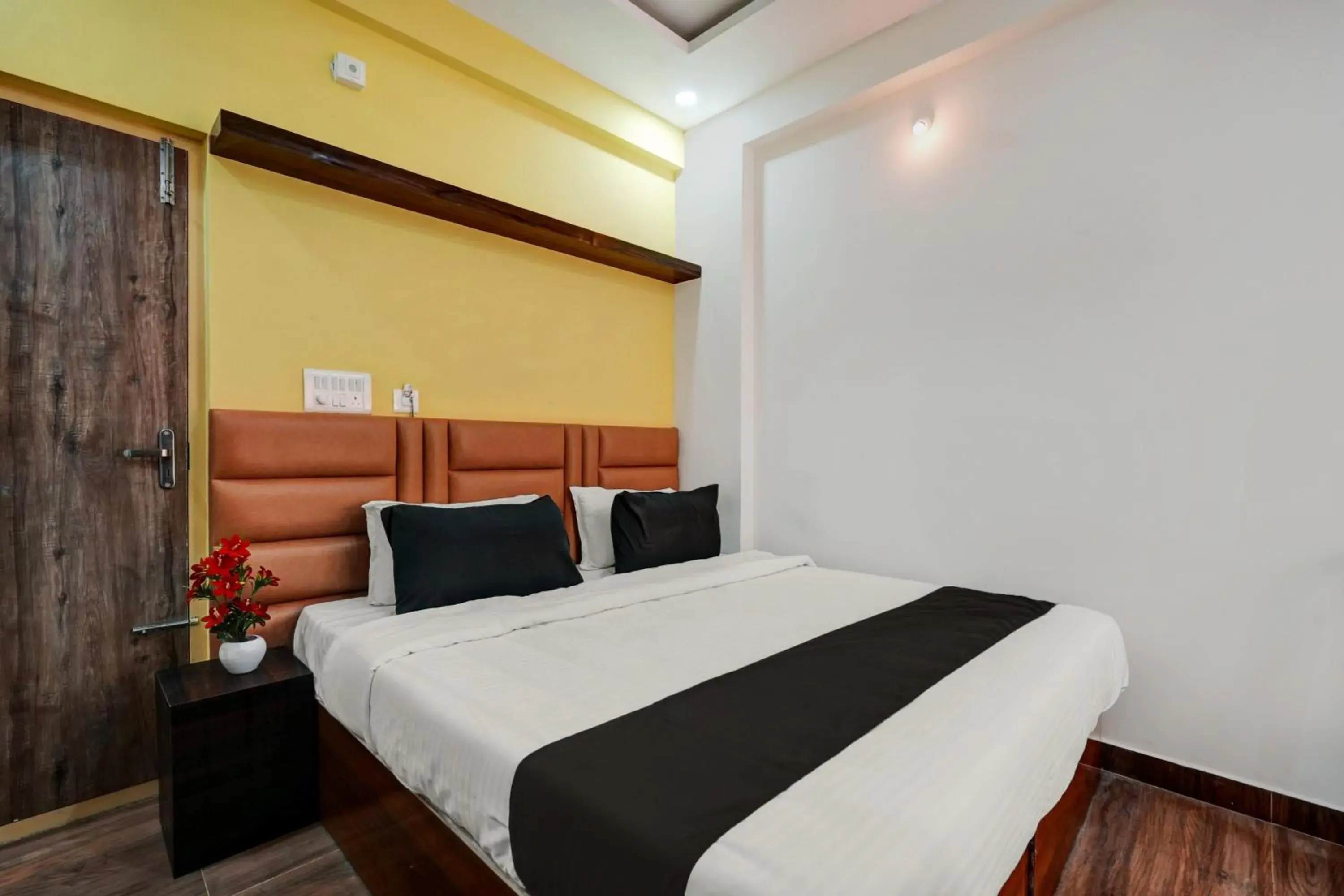 Bedroom, Bed in Collection O UTSAV GRAND Bedroom, Bed in Collection O UTSAV GRAND