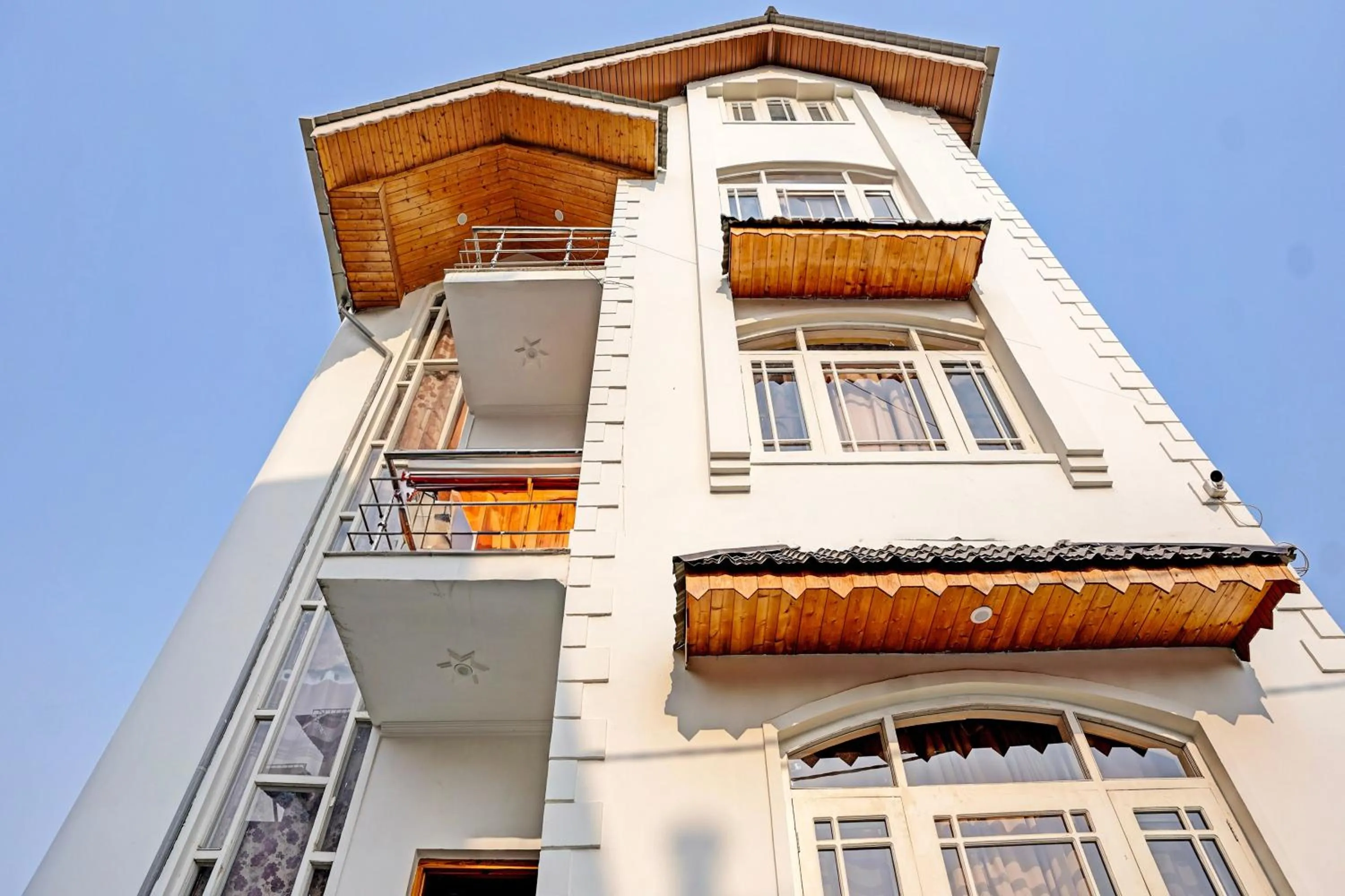 Facade/entrance in Hotel O Lit Homestay