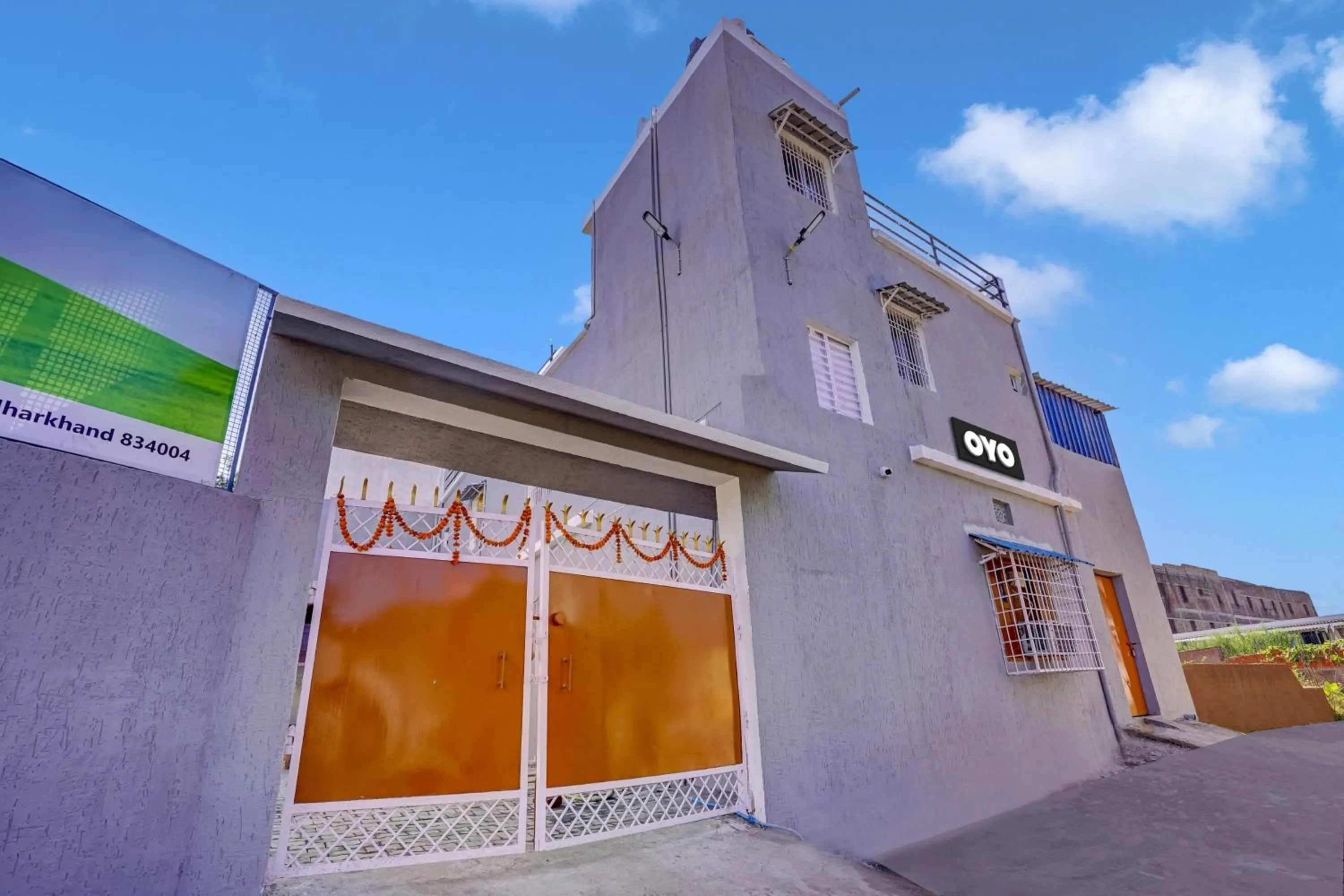 Facade/entrance in Super Collection O Oxygen