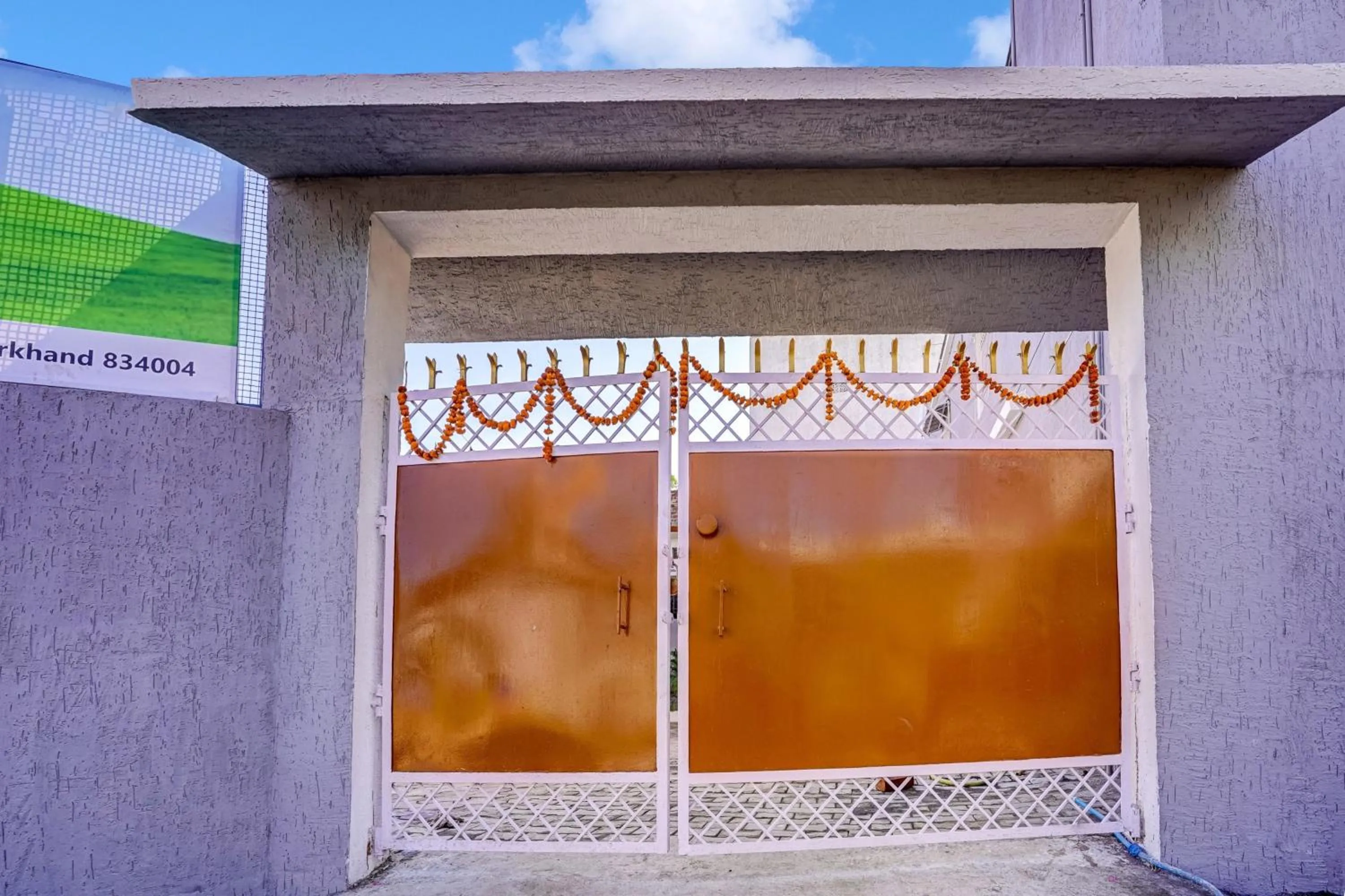 Facade/entrance in Super Collection O Oxygen