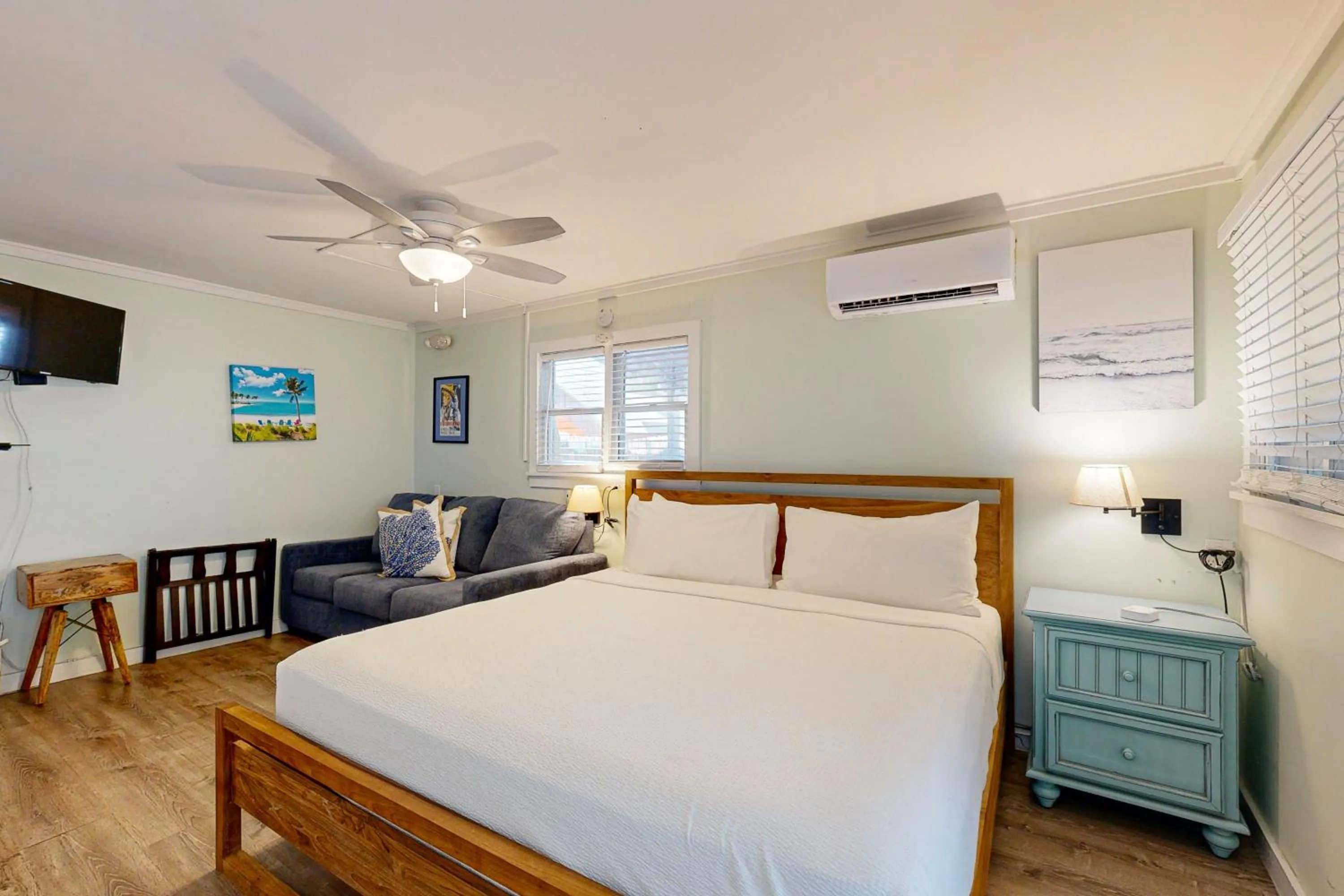 Bed in Papa's Hideaway