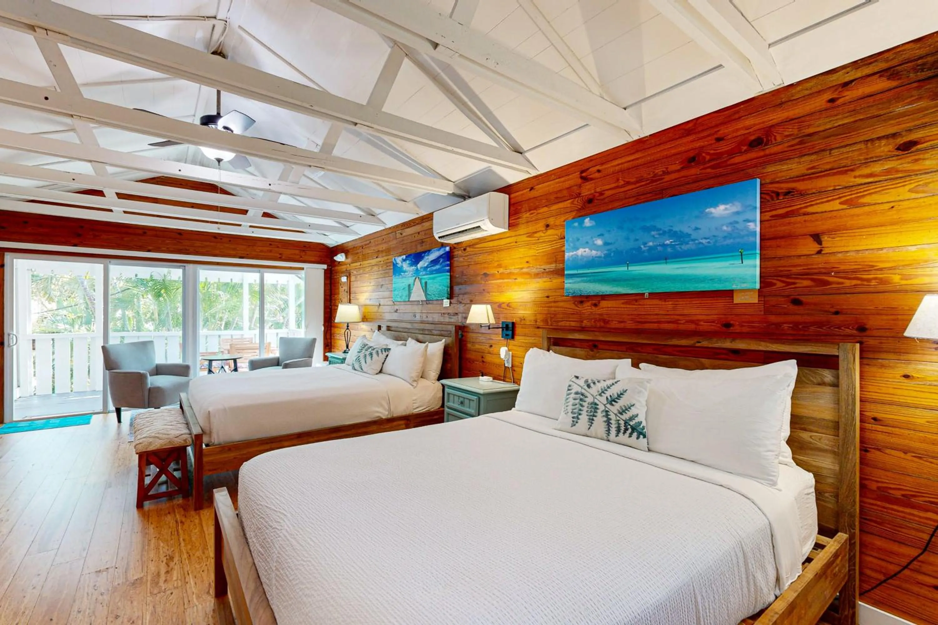 Bed in Papa's Hideaway