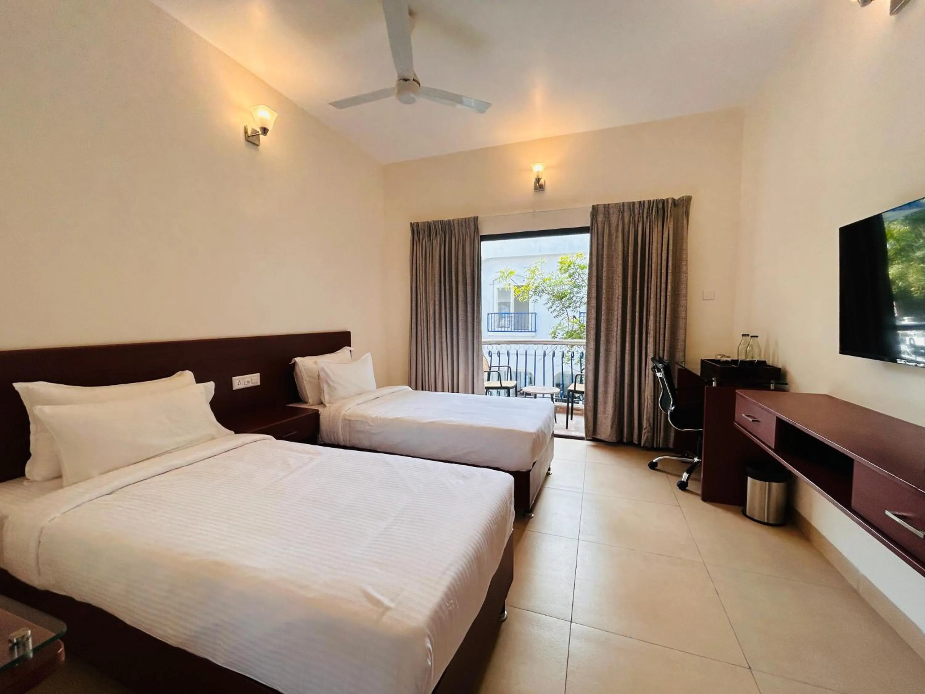 Bed in Le MIAMI RESORT