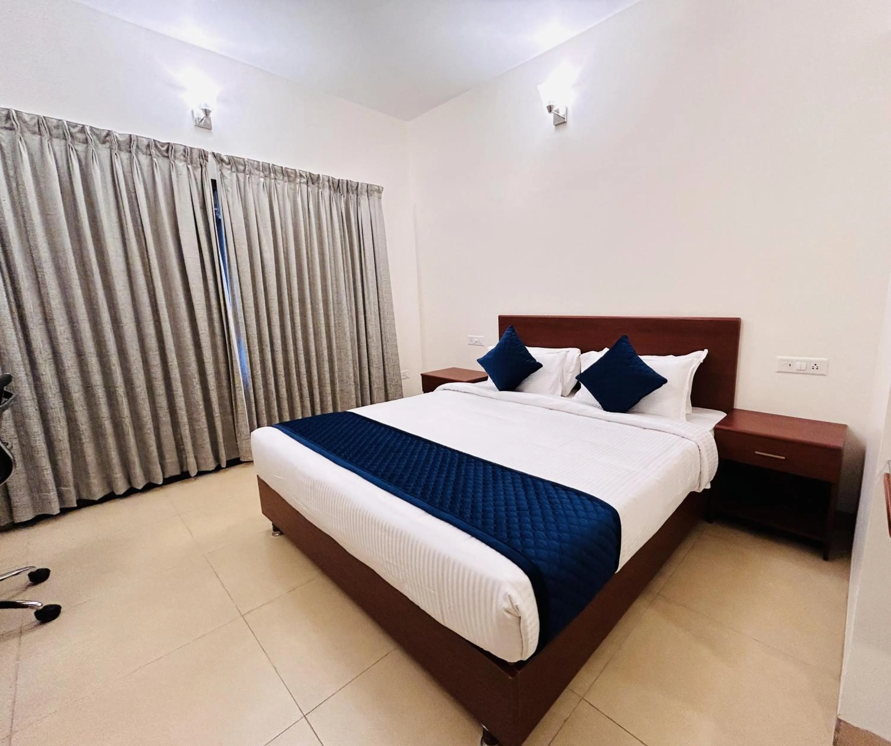 Bed in Le MIAMI RESORT