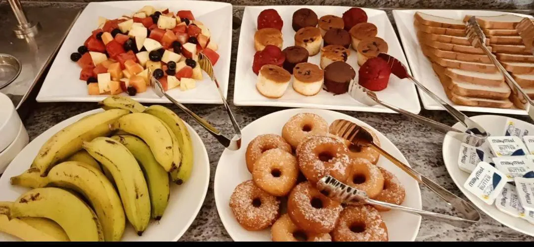 Breakfast in Le MIAMI RESORT