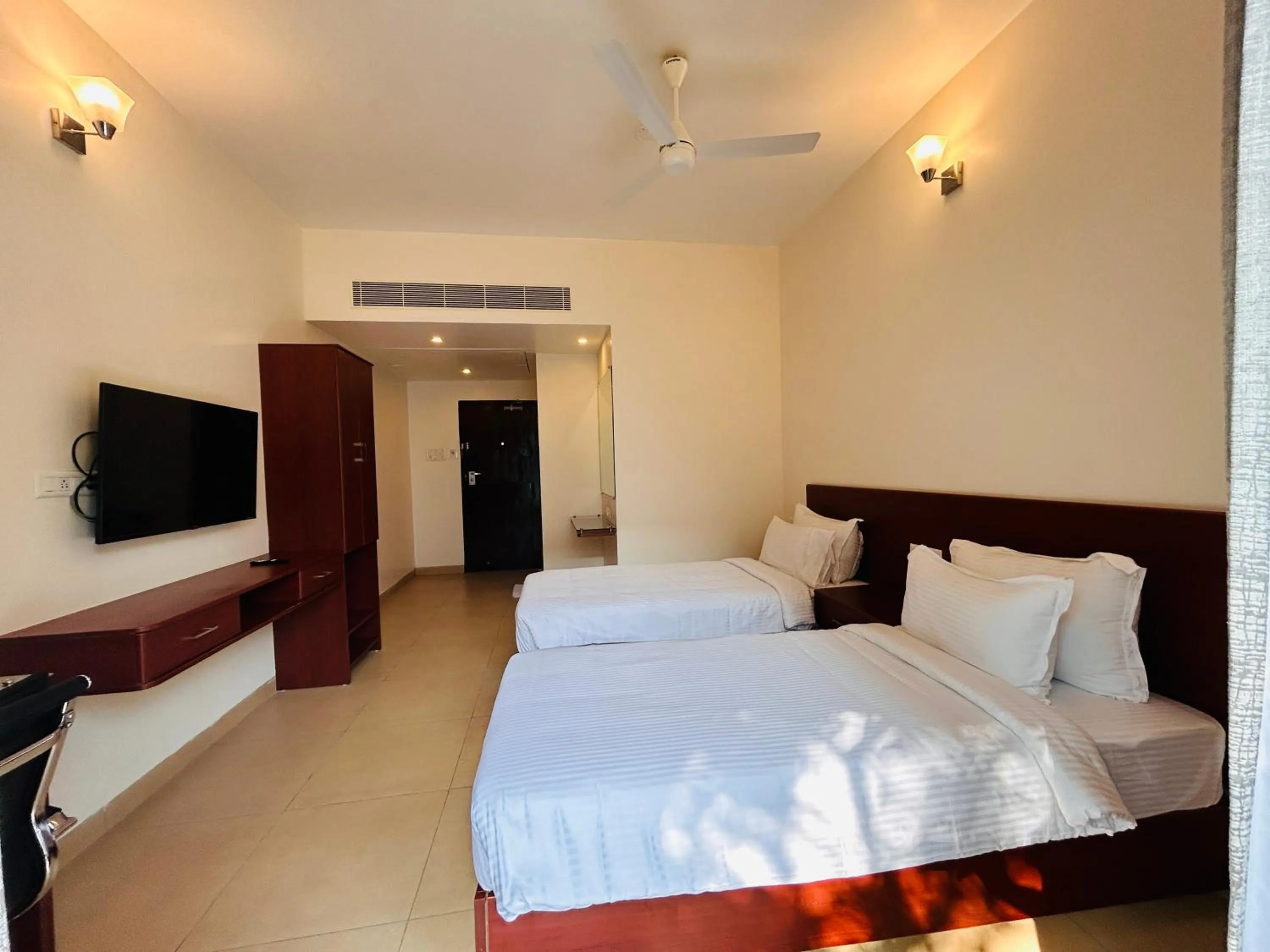 Bed in Le MIAMI RESORT