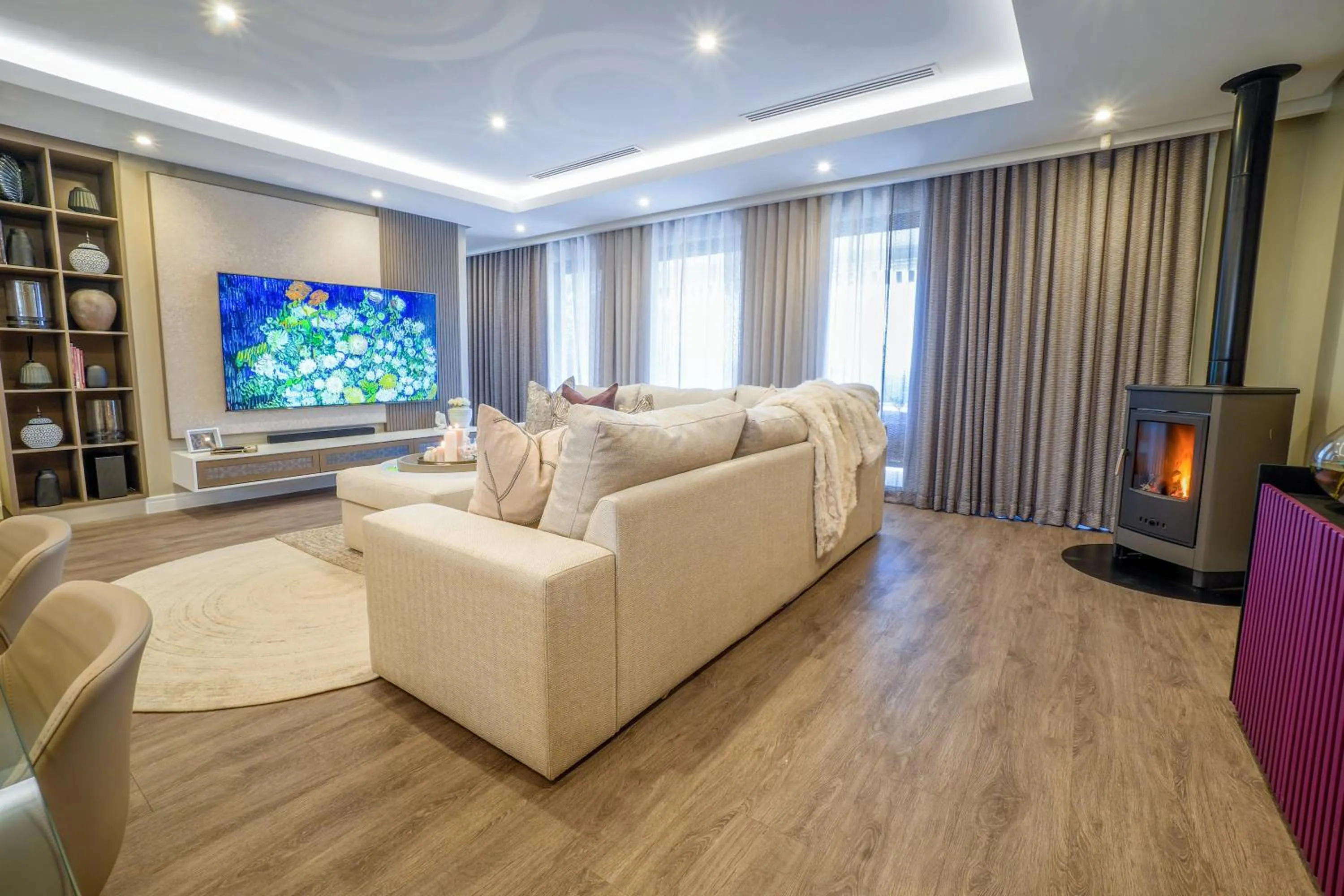 TV and multimedia in The Weinberg Urban Pods