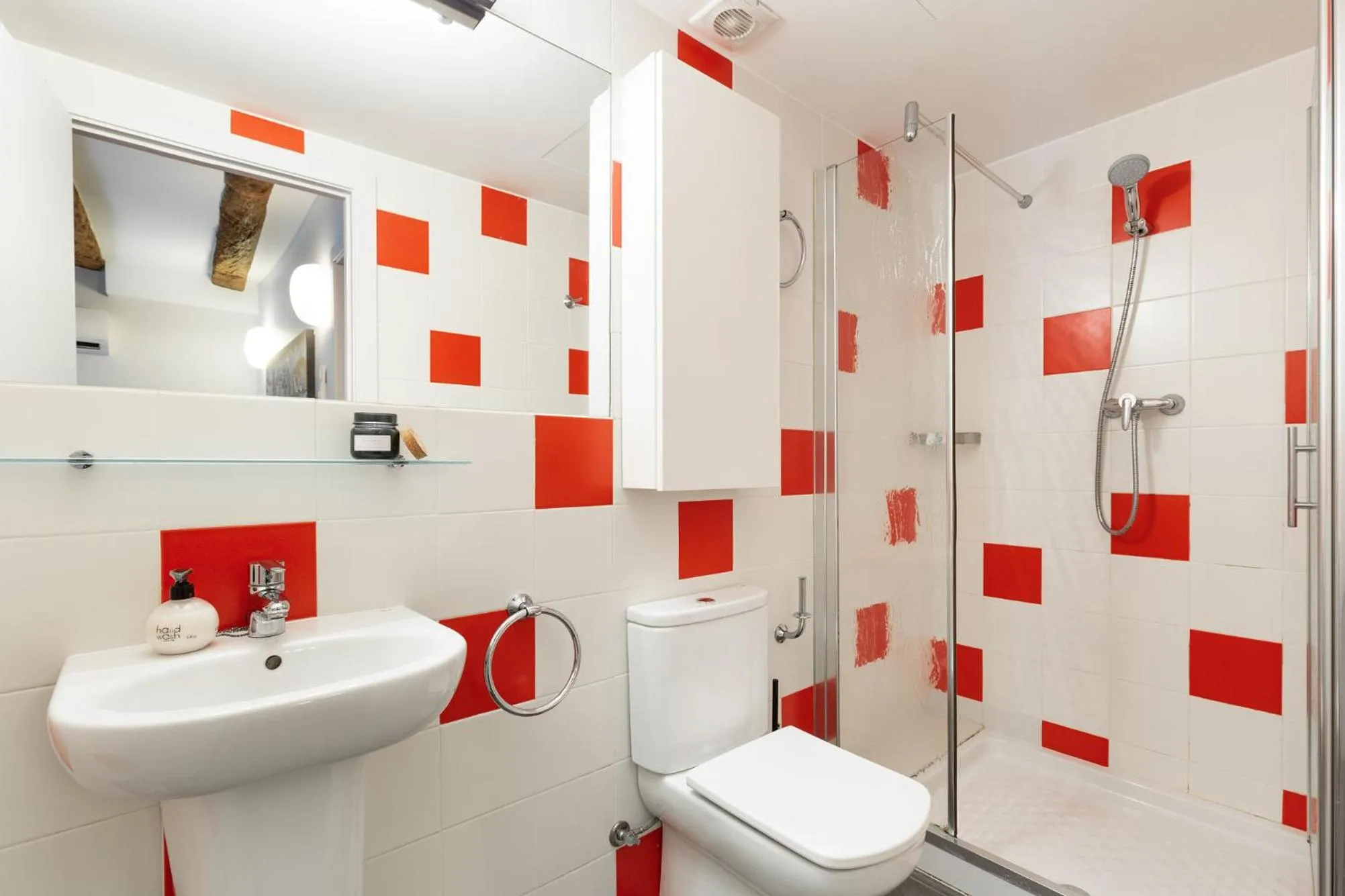 Bathroom in Ola Living MACBA