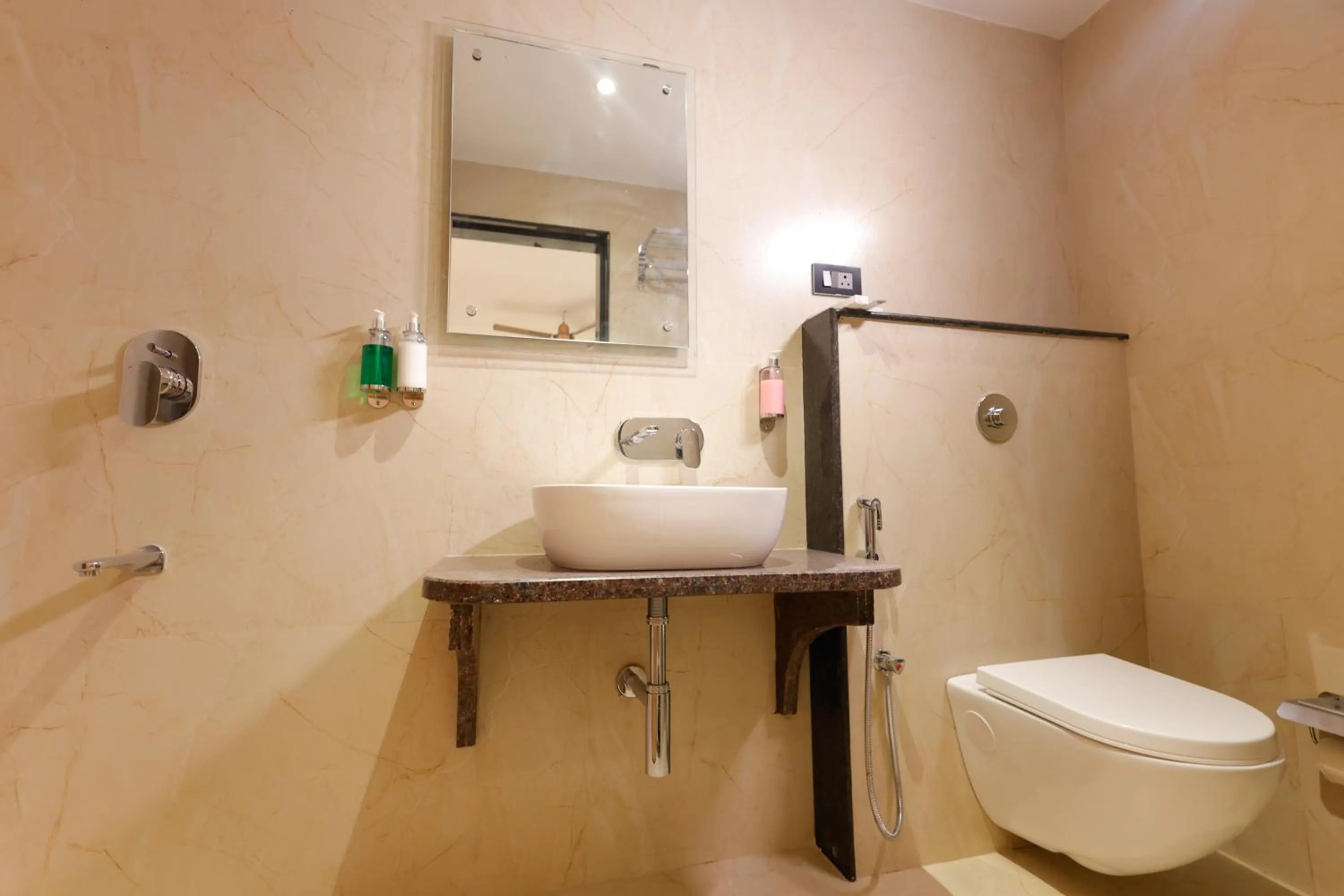 Bathroom in Hotel Sarc Inn