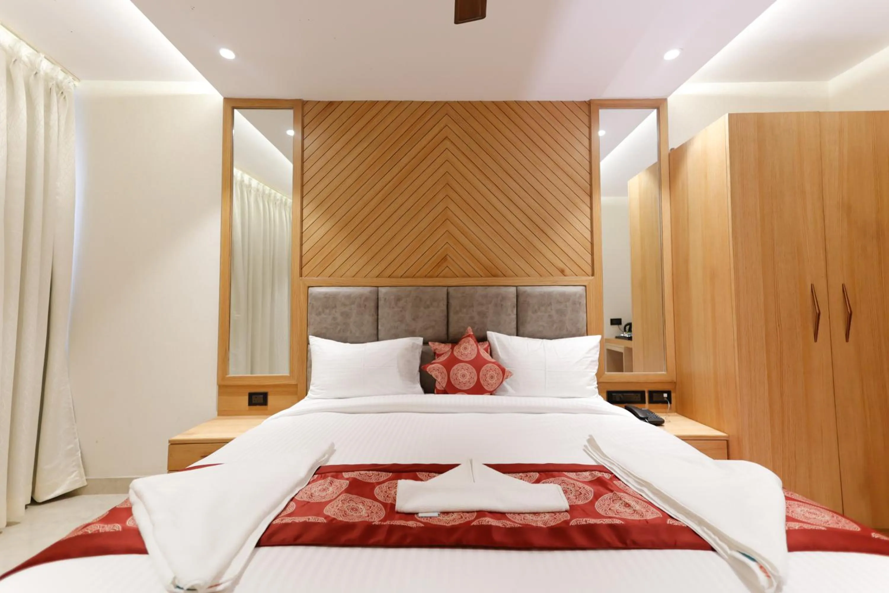 Bed in Hotel Sarc Inn