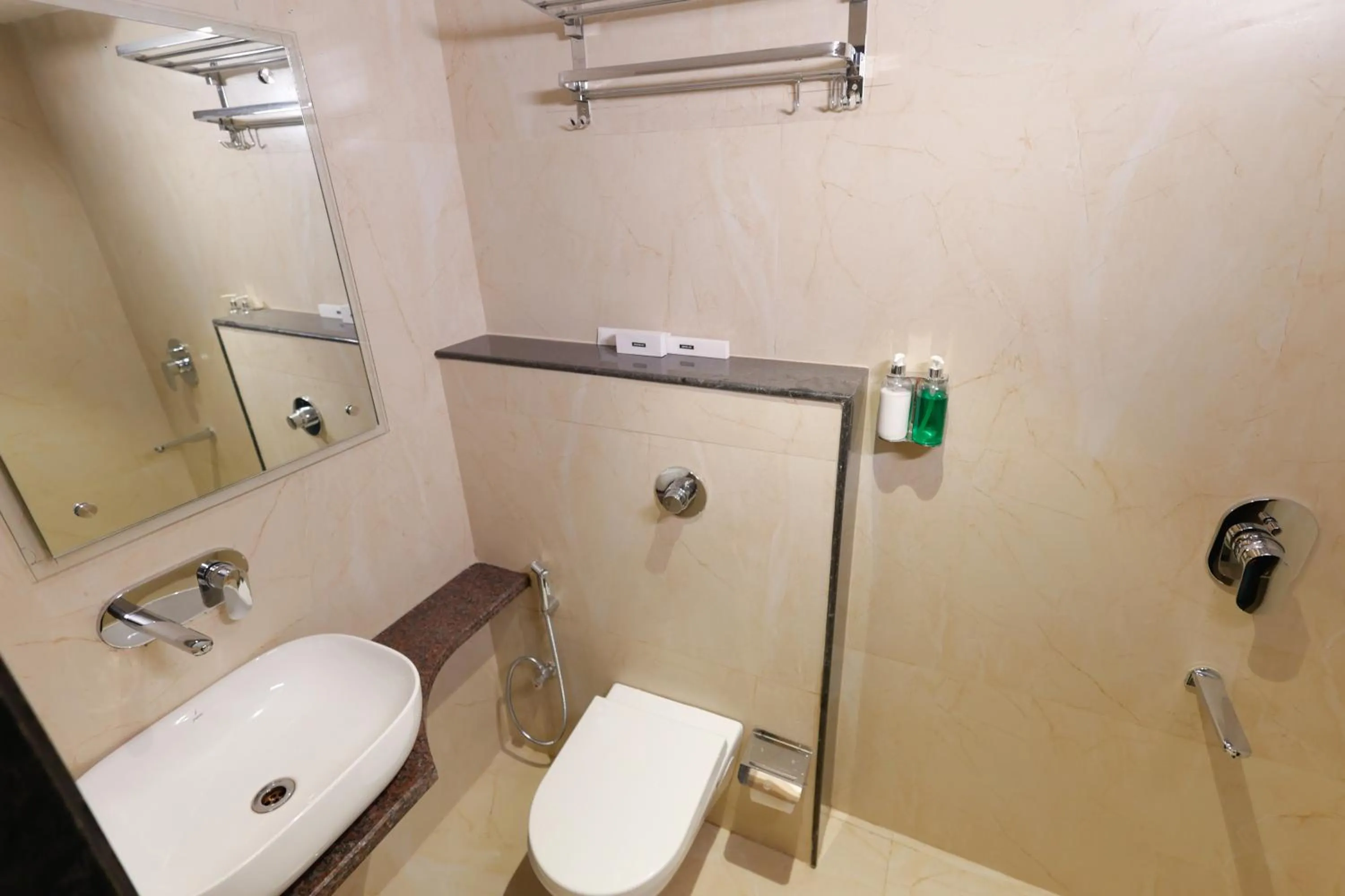 Bathroom in Hotel Sarc Inn