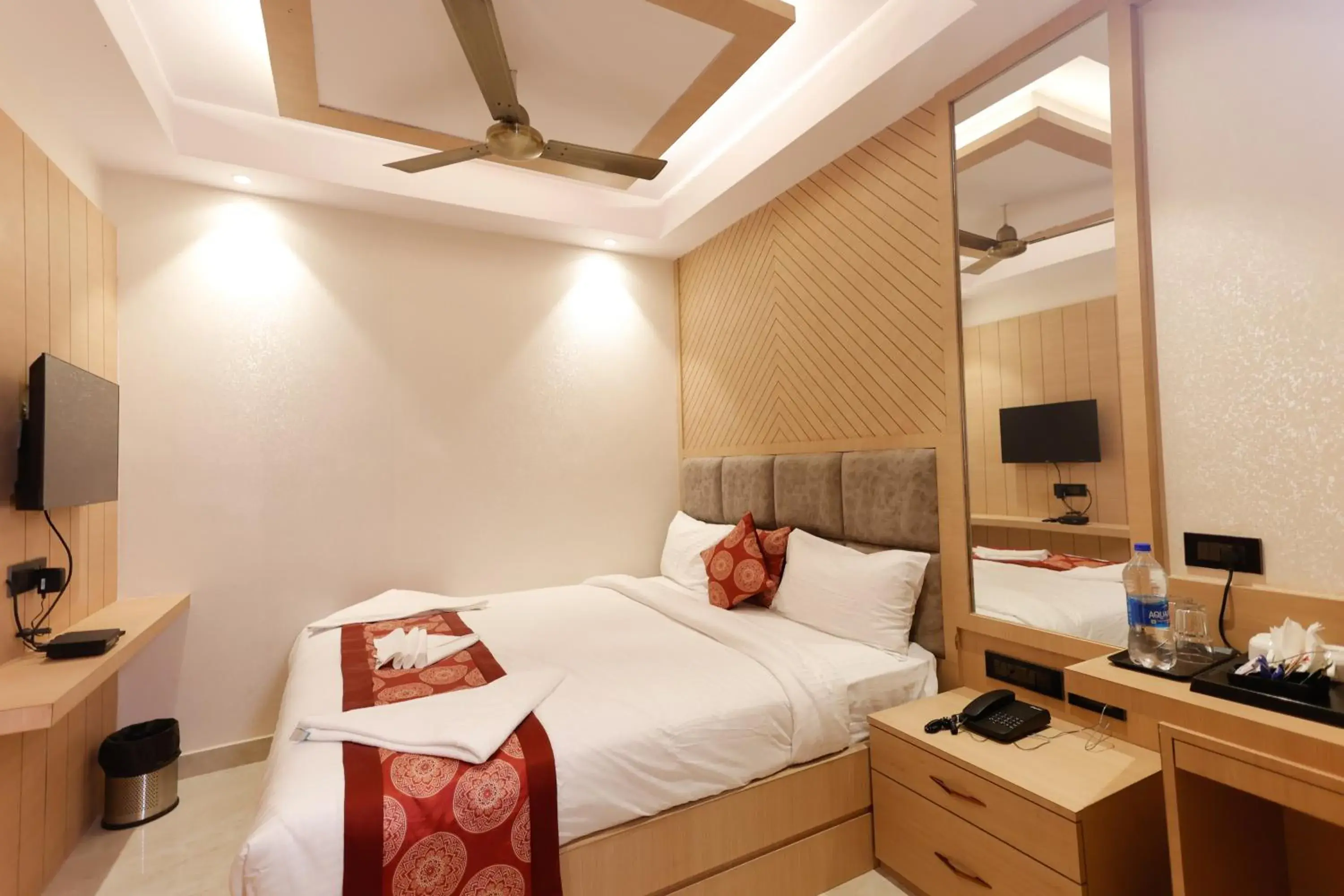 Bedroom in Hotel Sarc Inn Bedroom in Hotel Sarc Inn