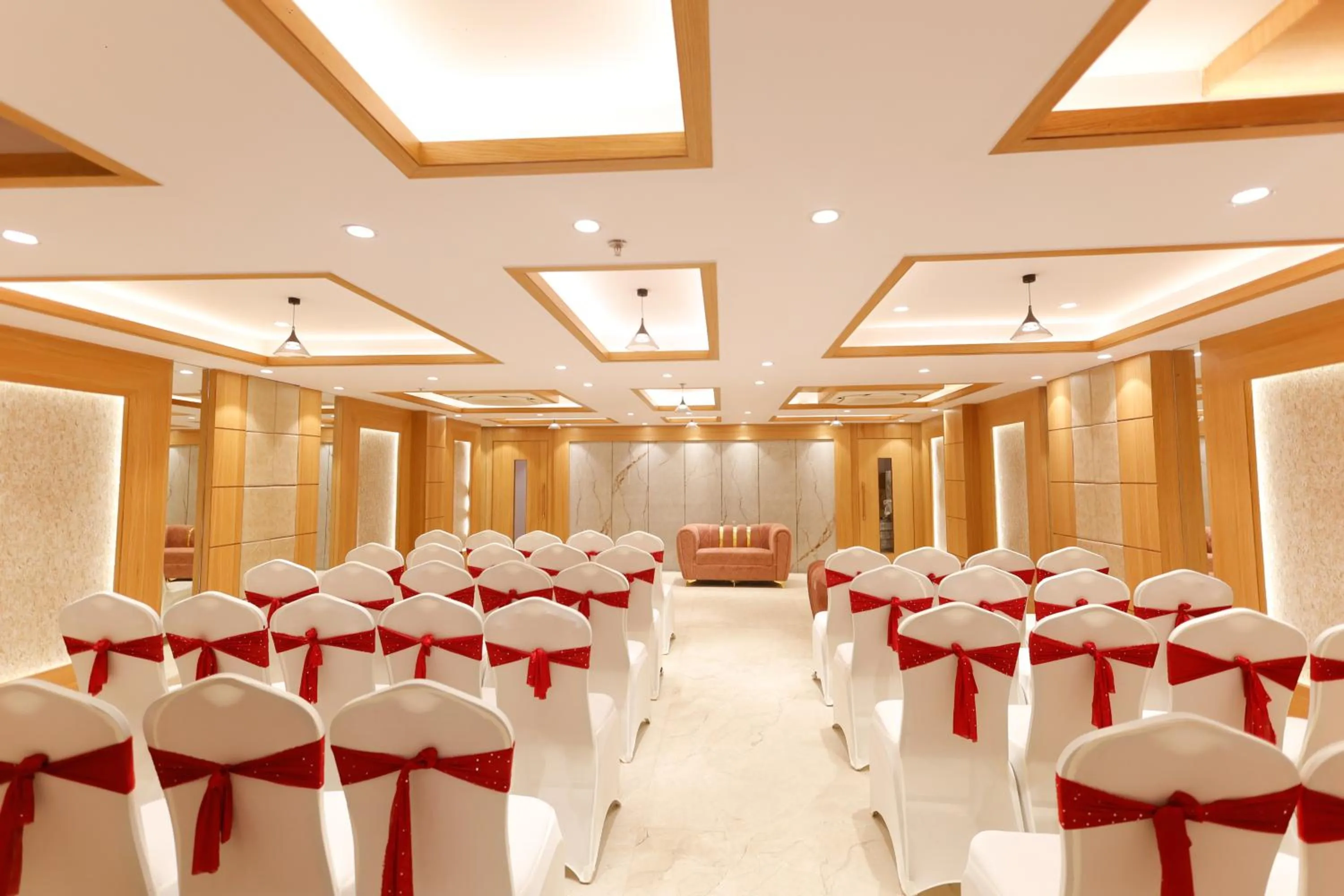 Banquet/Function facilities in Hotel Sarc Inn