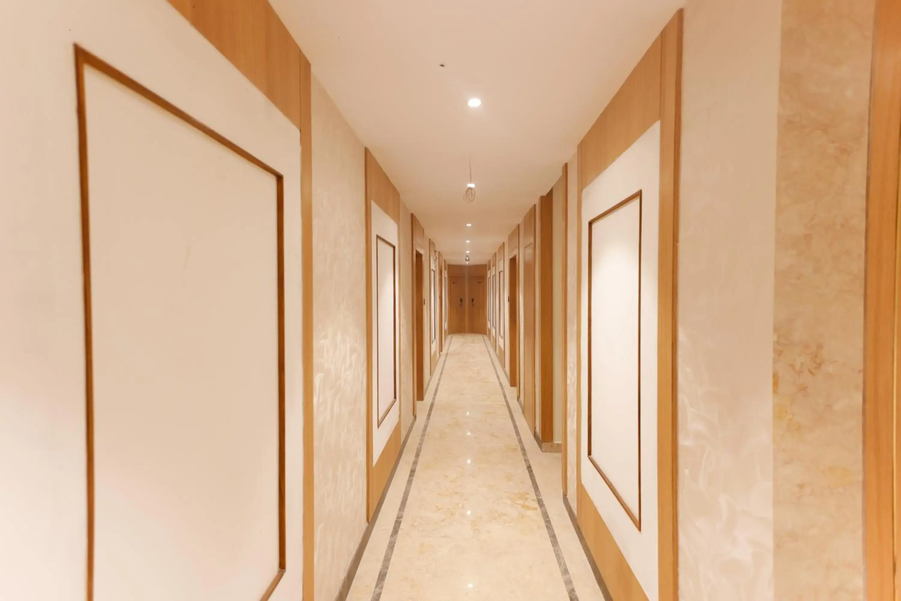 Facade/entrance in Hotel Sarc Inn Facade/entrance in Hotel Sarc Inn