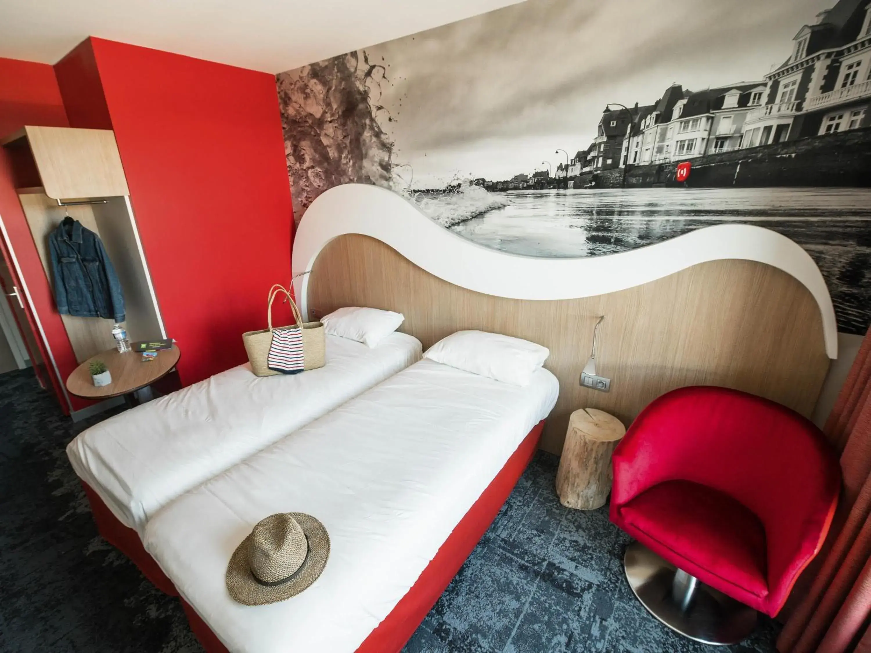 Bedroom, Bed in ibis Styles Saint Malo Port Bedroom, Bed in ibis Styles Saint Malo Port