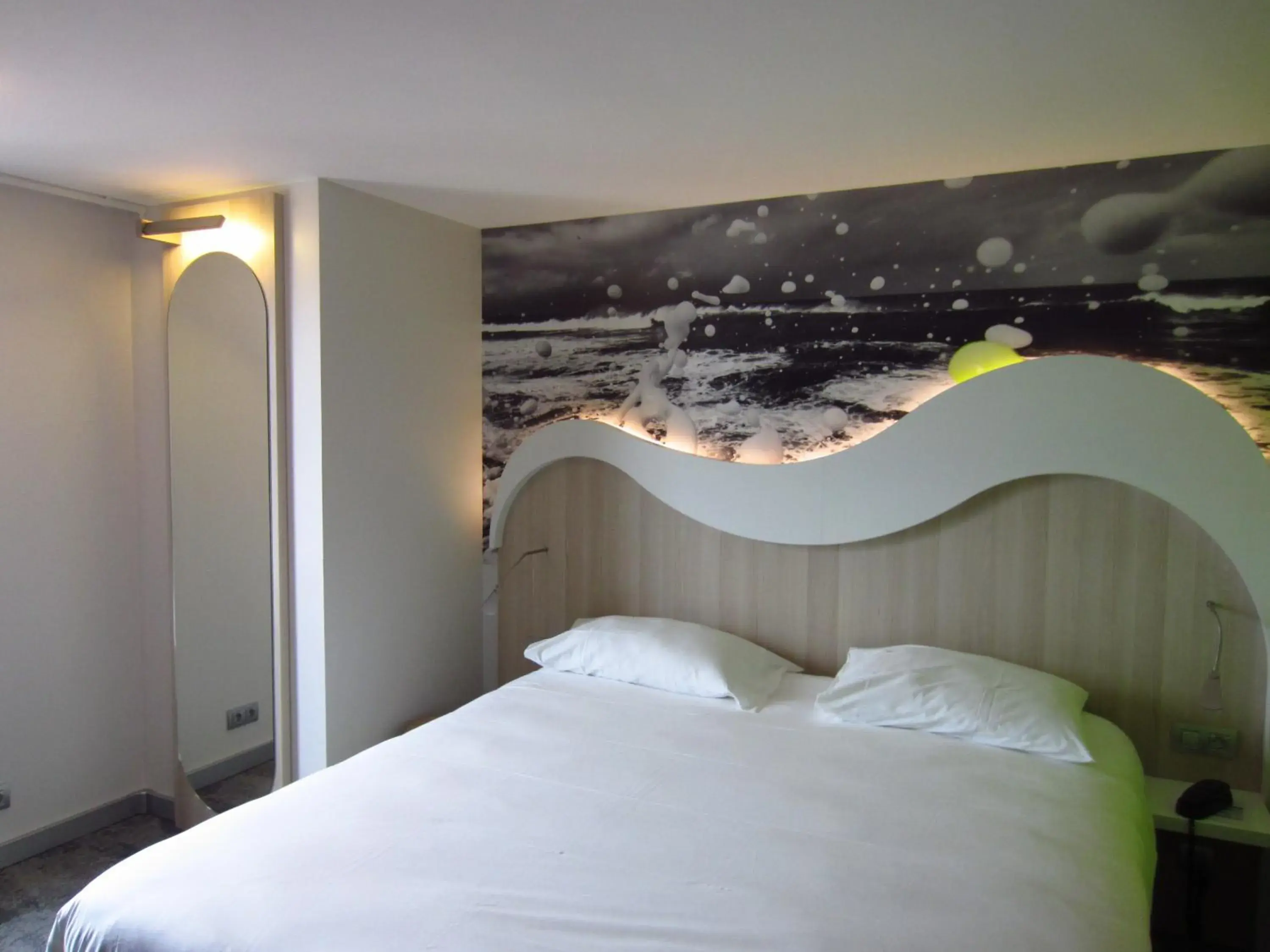 Bed in ibis Styles Saint Malo Port Bed in ibis Styles Saint Malo Port