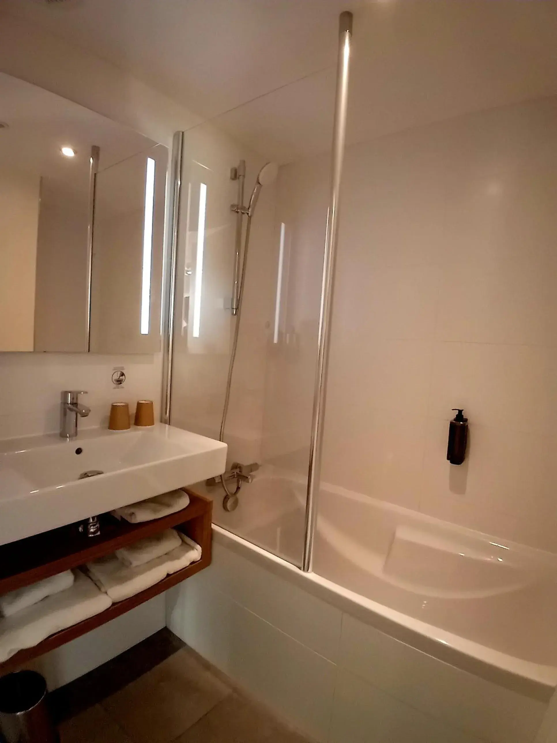 Property building in ibis Styles Saint Malo Port Property building in ibis Styles Saint Malo Port