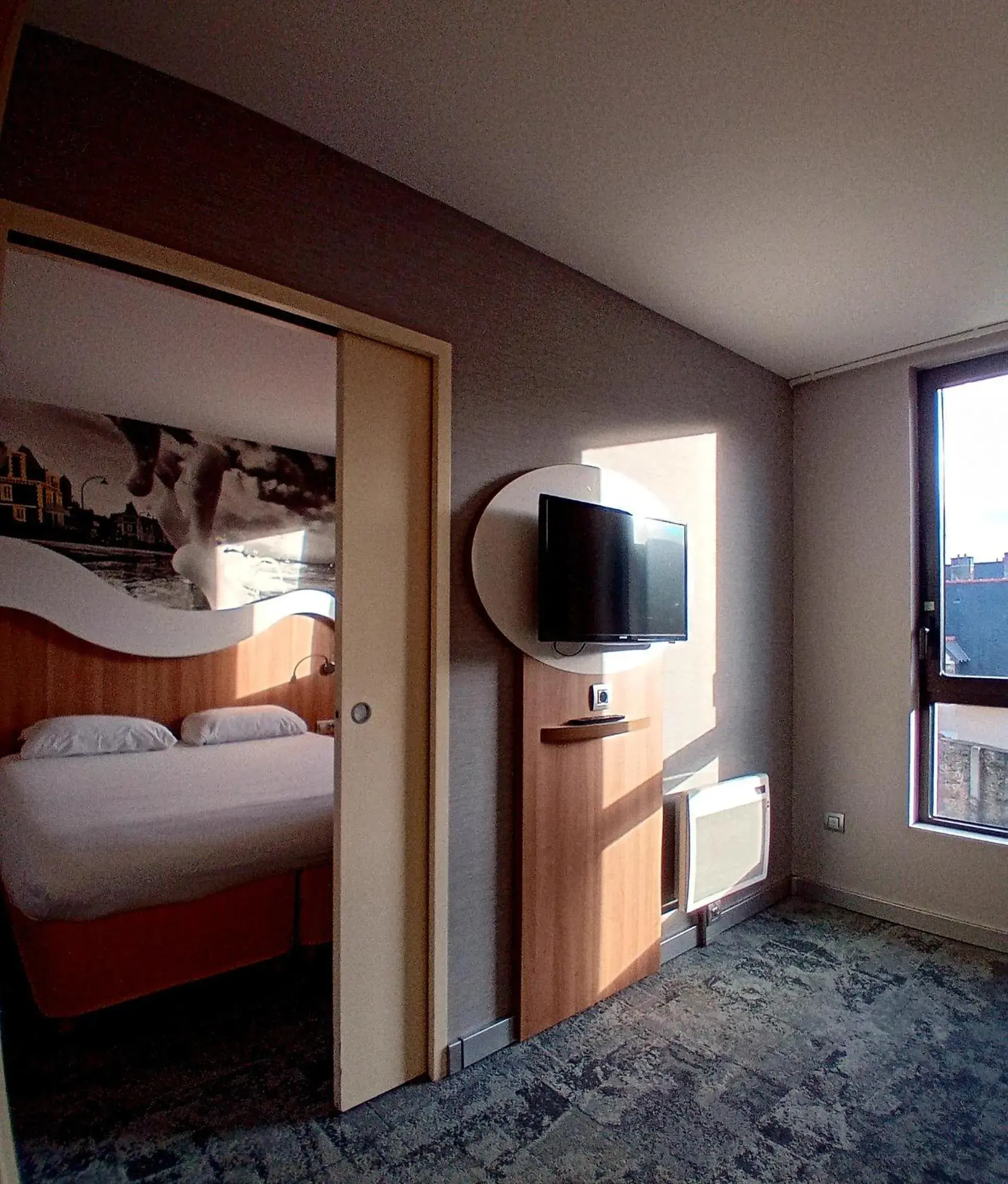 Property building, Bed in ibis Styles Saint Malo Port Property building, Bed in ibis Styles Saint Malo Port