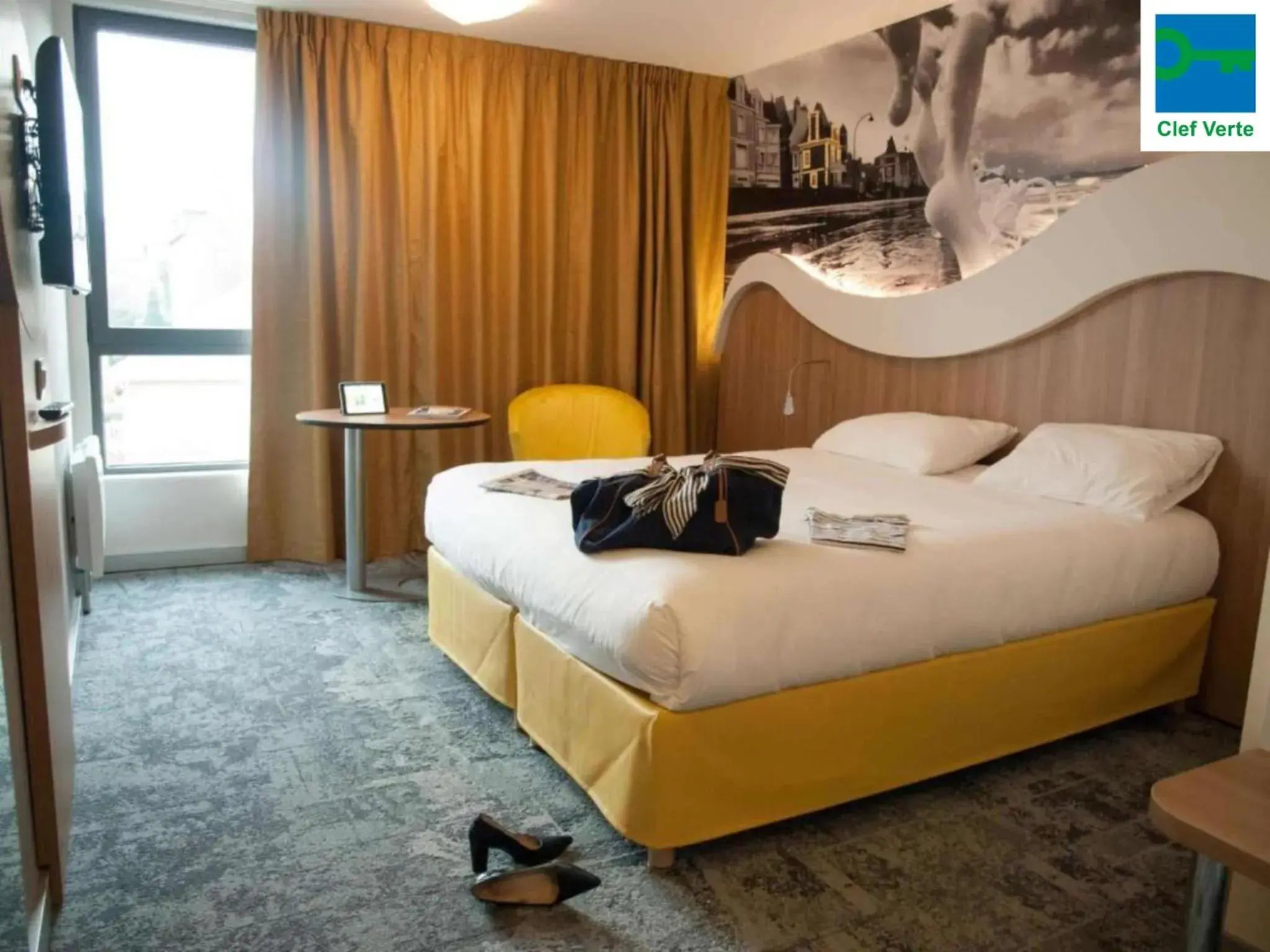 Property building, Bed in ibis Styles Saint Malo Port Property building, Bed in ibis Styles Saint Malo Port