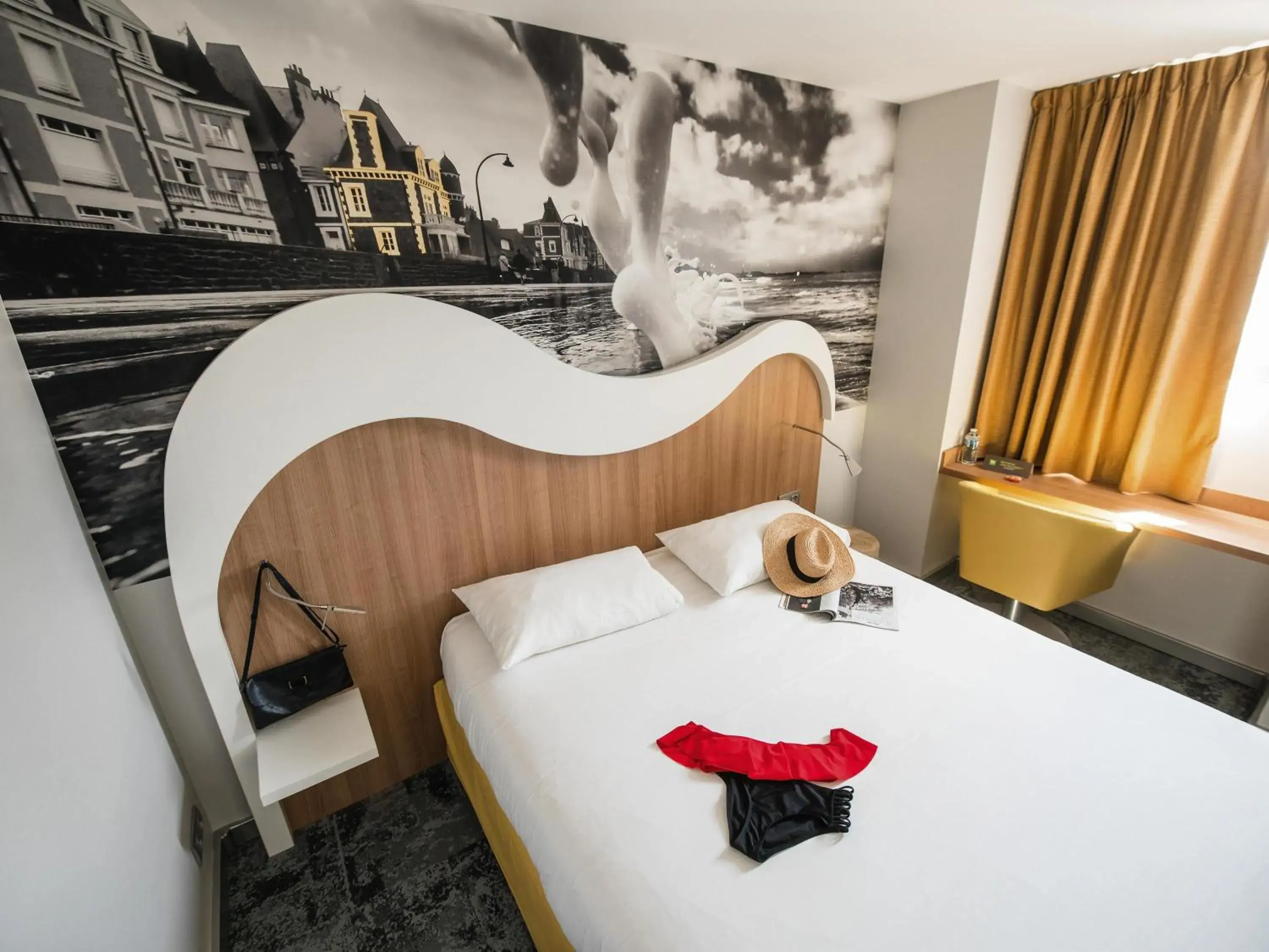 Bedroom, Bed in ibis Styles Saint Malo Port Bedroom, Bed in ibis Styles Saint Malo Port