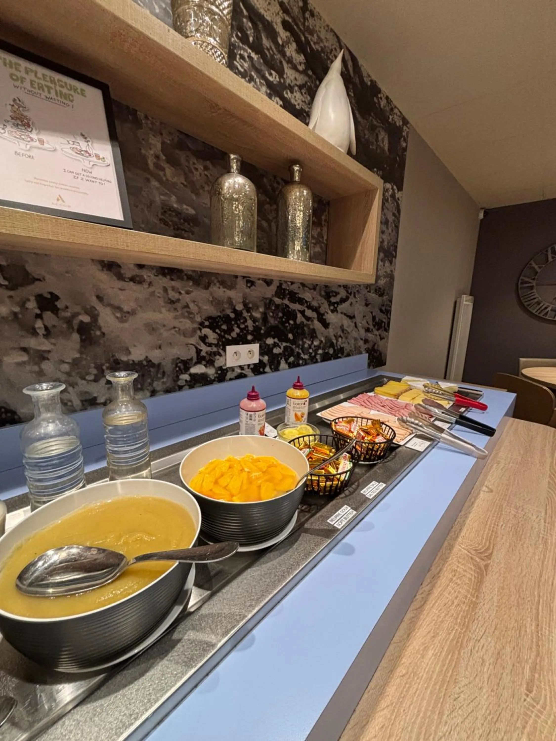 Breakfast in ibis Styles Saint Malo Port