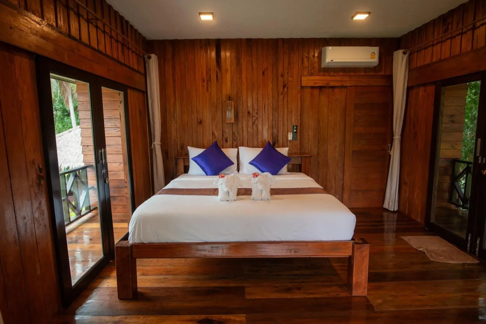 Bed in COCO Canopy Boutique Resort