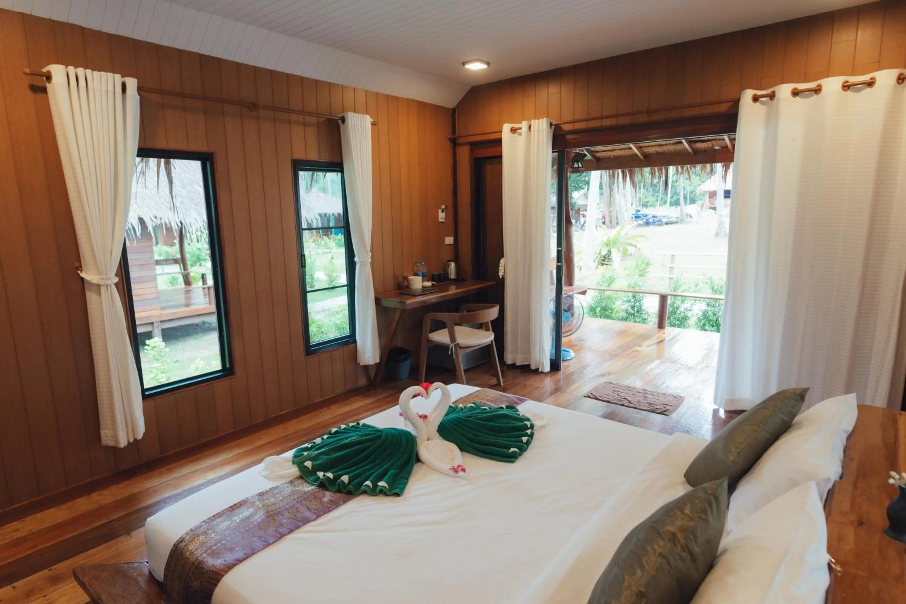 Deluxe King Room in COCO Canopy Boutique Resort