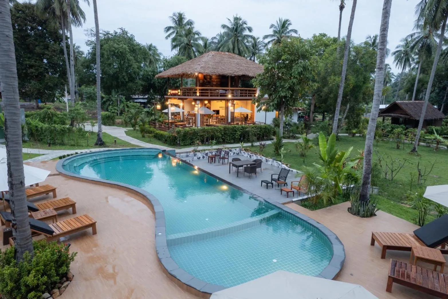 Restaurant/places to eat in COCO Canopy Boutique Resort