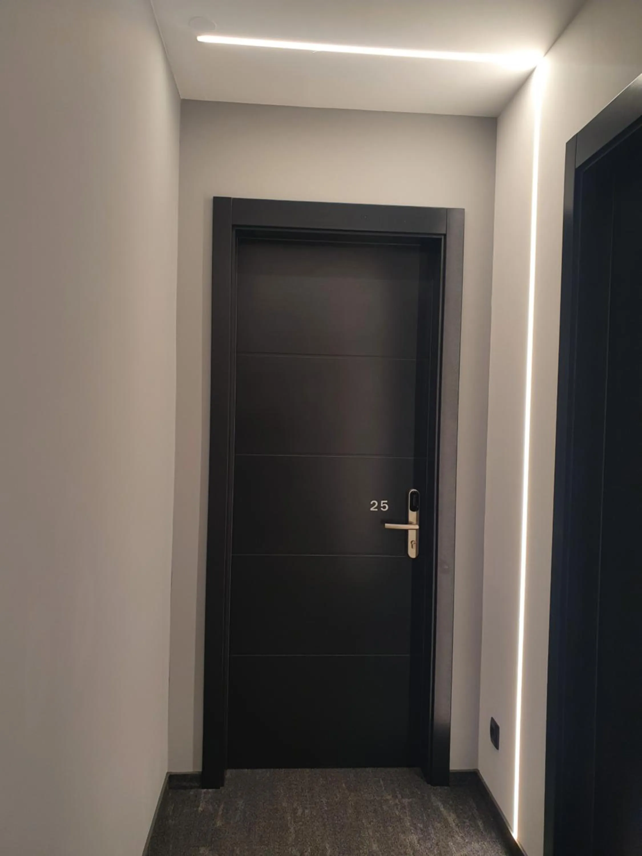 Photo of the whole room in Avenue21