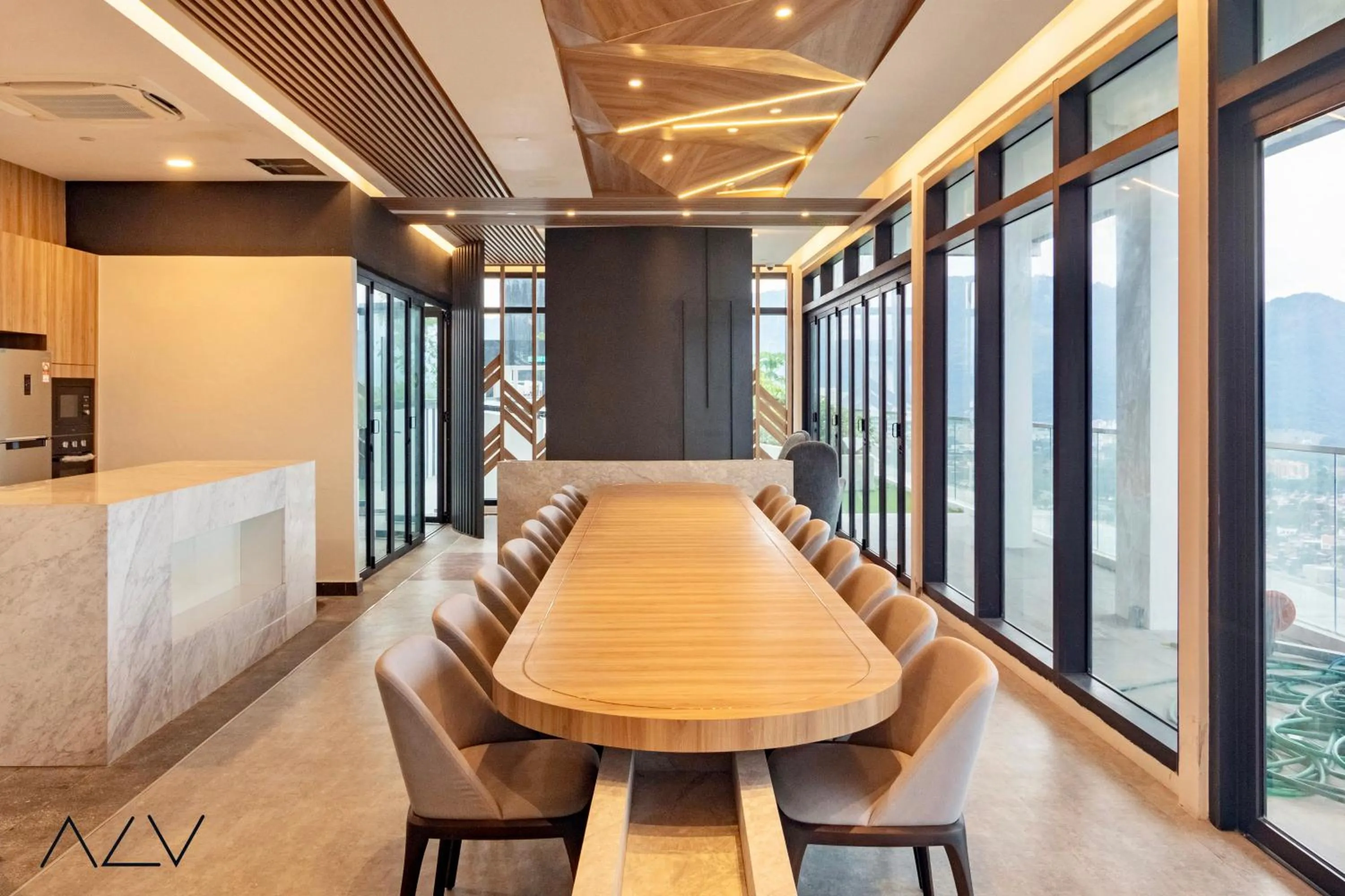 Meeting/conference room in Urban Suites, Signature Collection by Stellar ALV