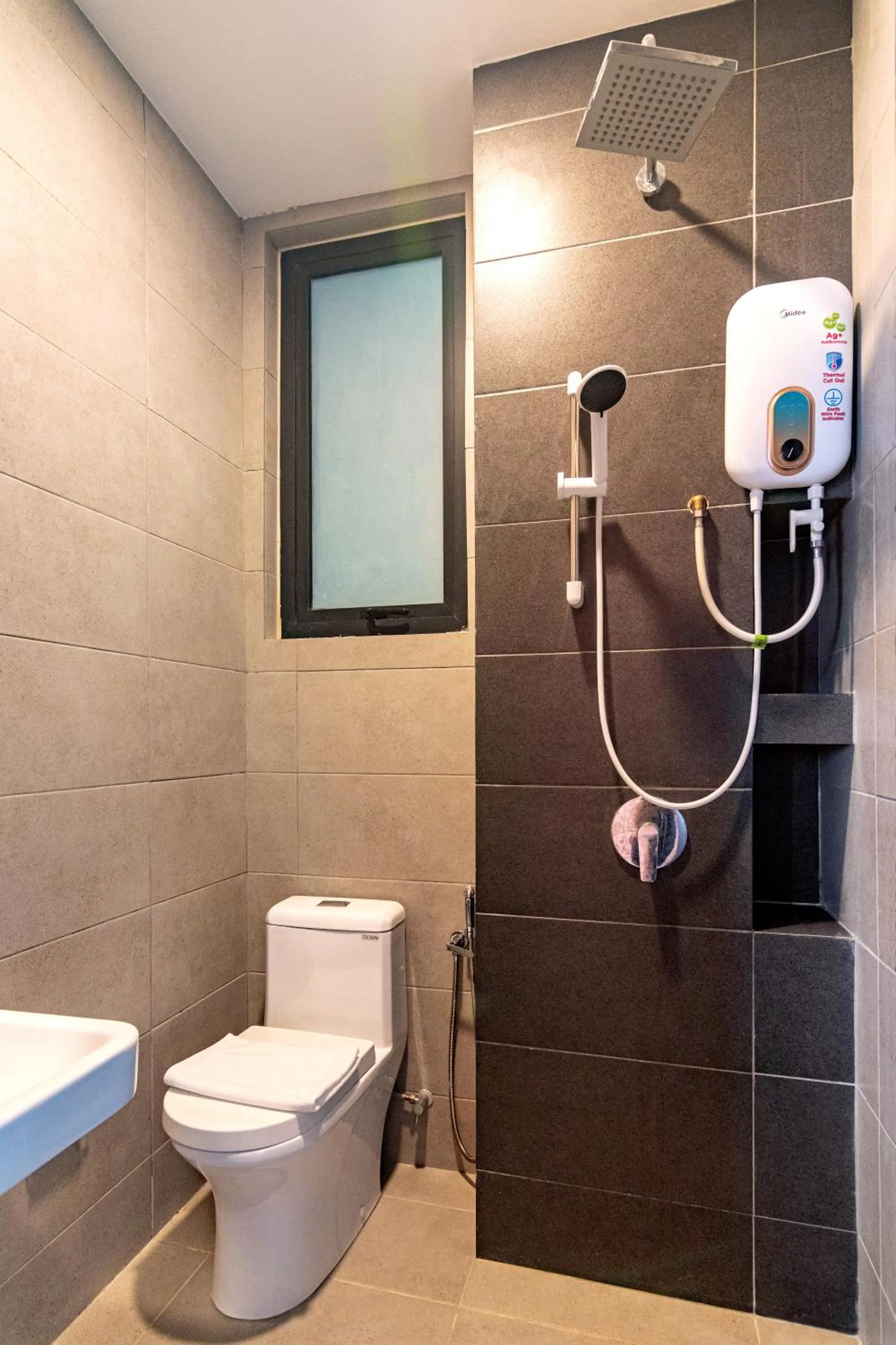 Toilet in Urban Suites, Signature Collection by Stellar ALV