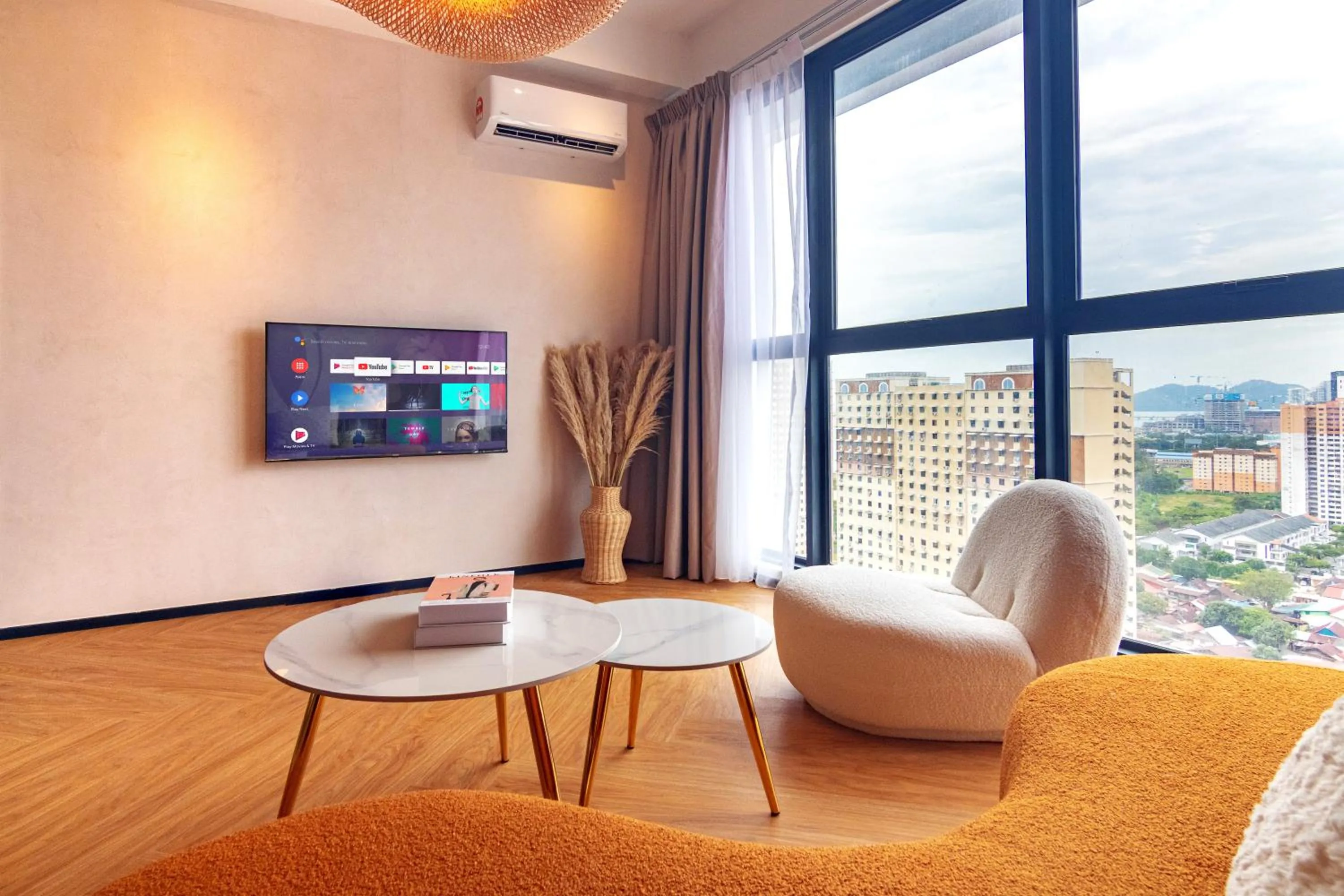 Living room in Urban Suites, Signature Collection by Stellar ALV