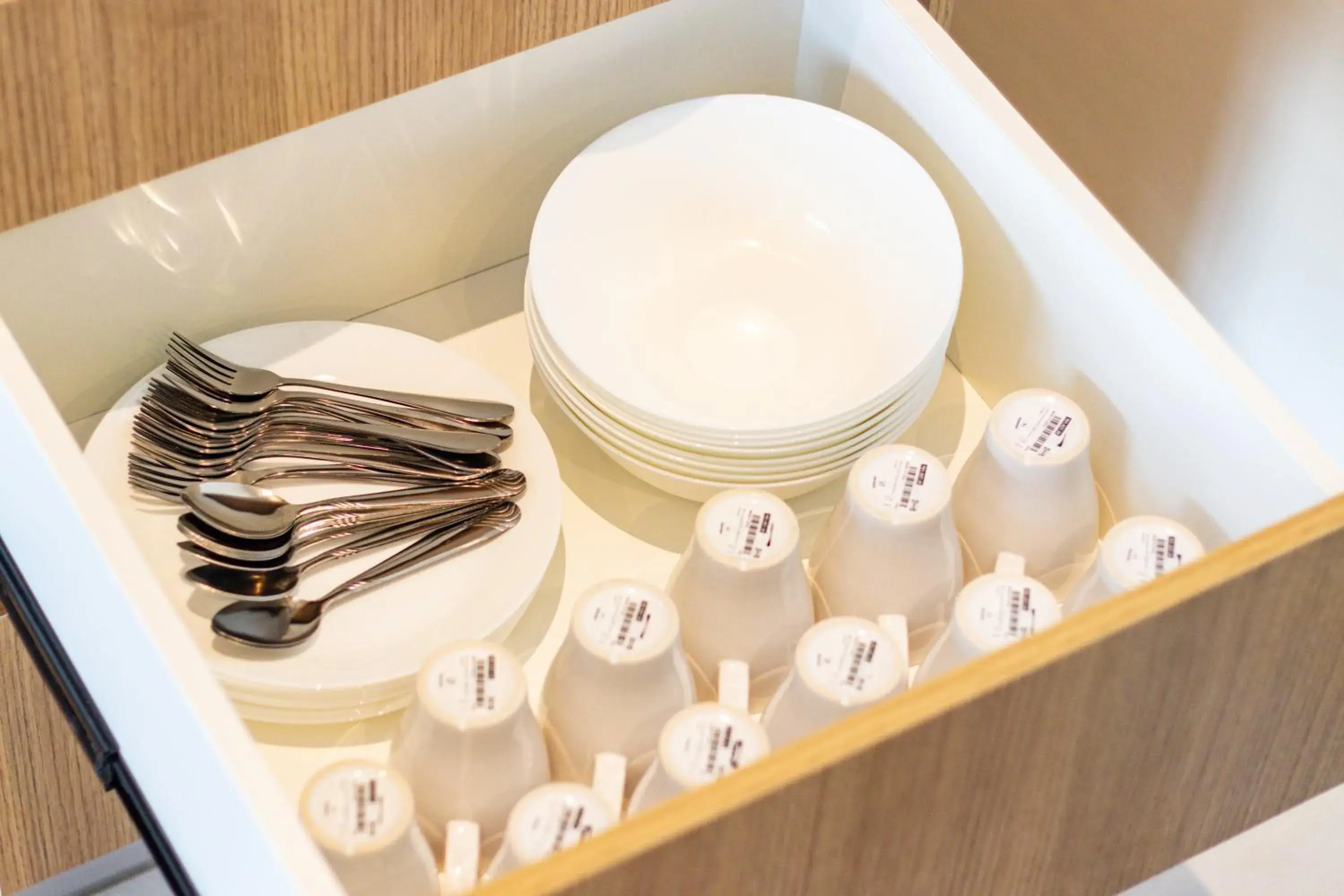 Kitchen or kitchenette in Urban Suites, Signature Collection by Stellar ALV Kitchen or kitchenette in Urban Suites, Signature Collection by Stellar ALV